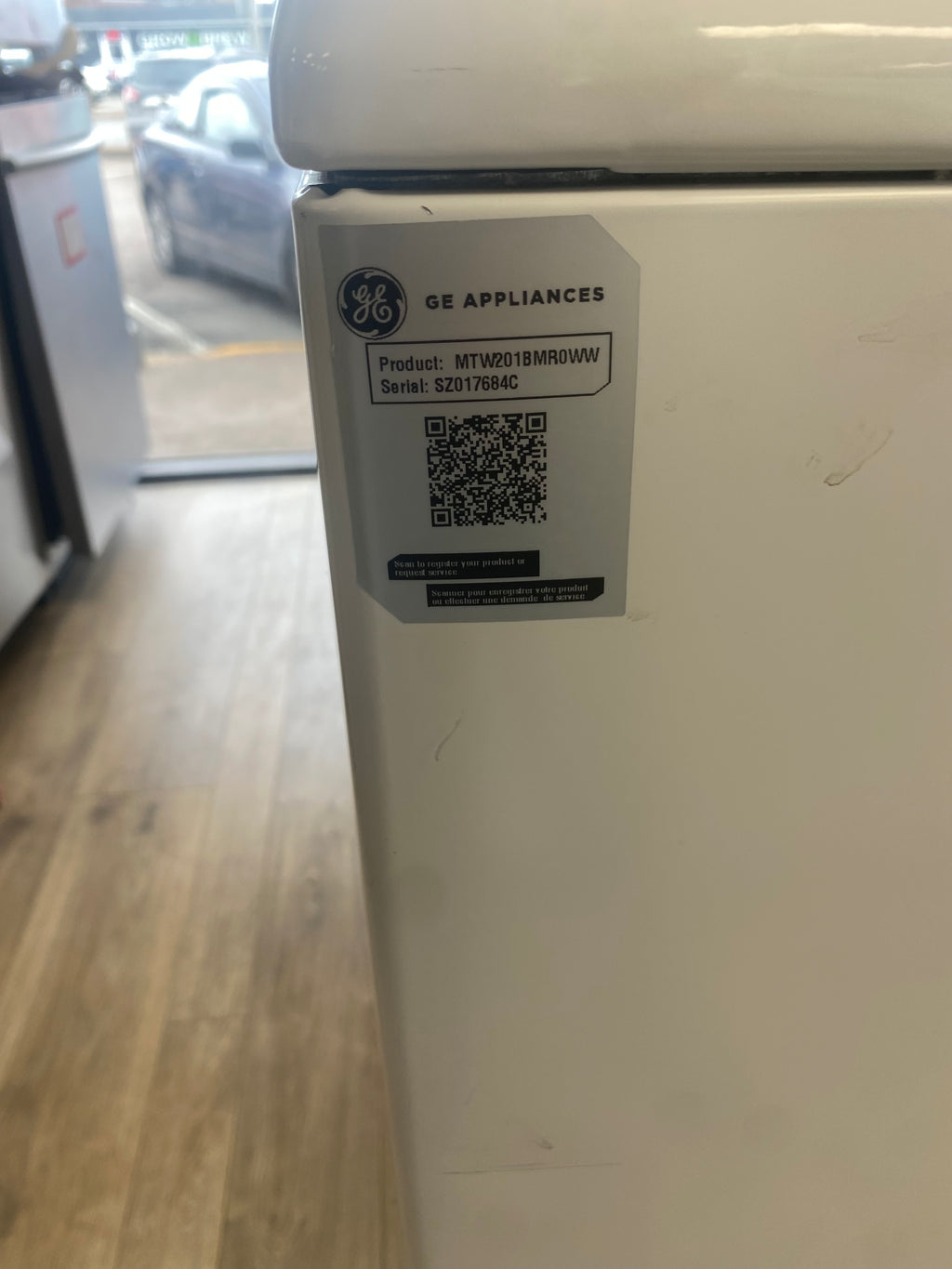 27” white Moffat Top Load Washer 4.8cuft “preowned”