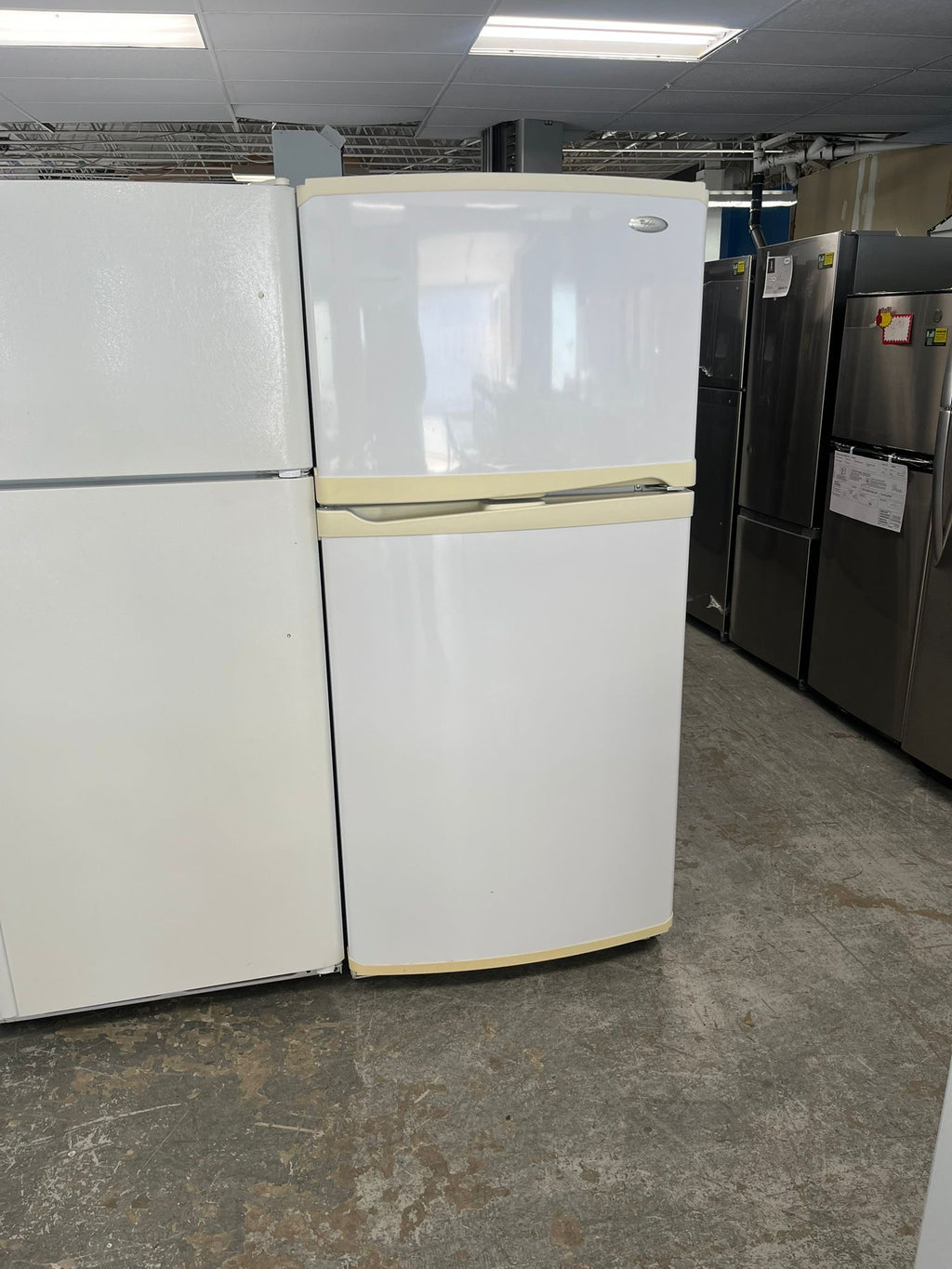 Whirlpool GR9FHKXVQ00 18.9 cu. ft. Top Freezer Refrigerator