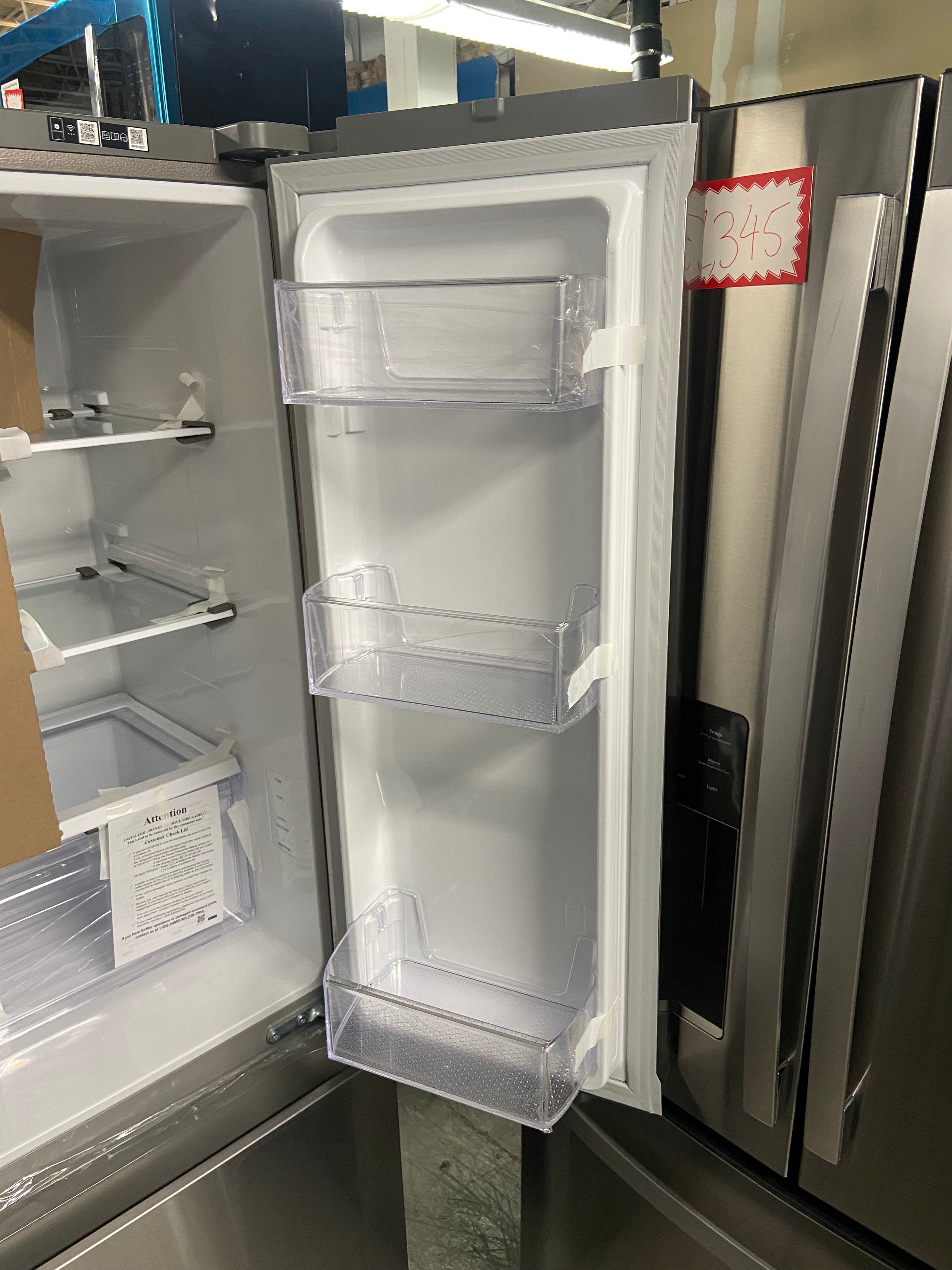 Stainless 32” counter depth Samsung fridge French door “scratch and dent”RF18A5101SR/AA