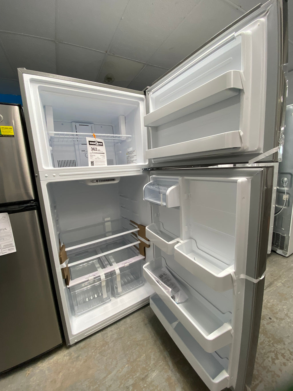 Moffat MTE18GSKDSS Top Freezer Refrigerator, 30 inch Width, 18.02 cu. ft. Capacity, ENERGY STAR Certified, Stainless Steel colour