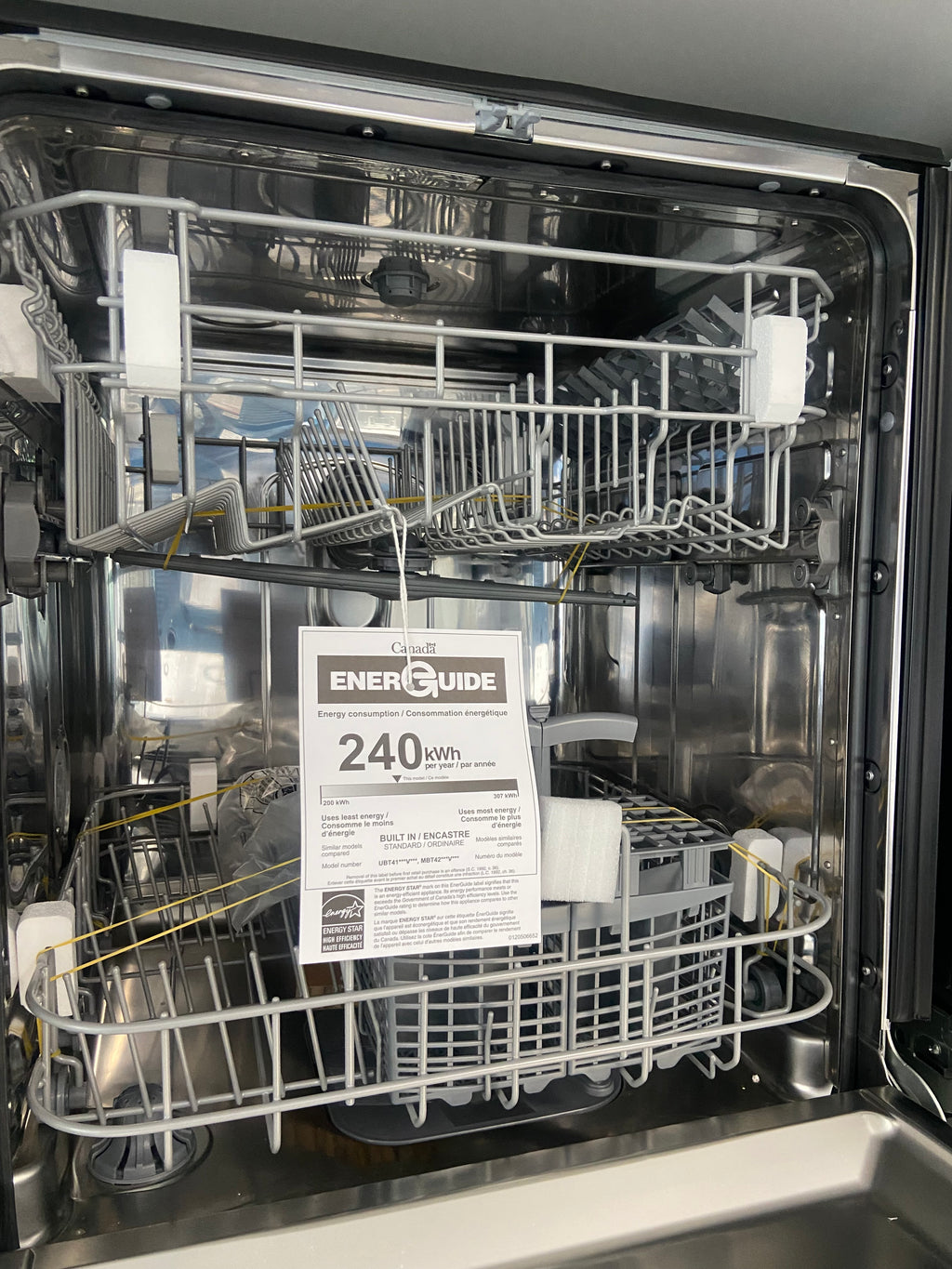 GE 24" White Built-in Dishwasher "Brand New"