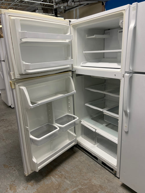 30” White whirlpool GR9SHKXMQ01 Refrigerator with warranty