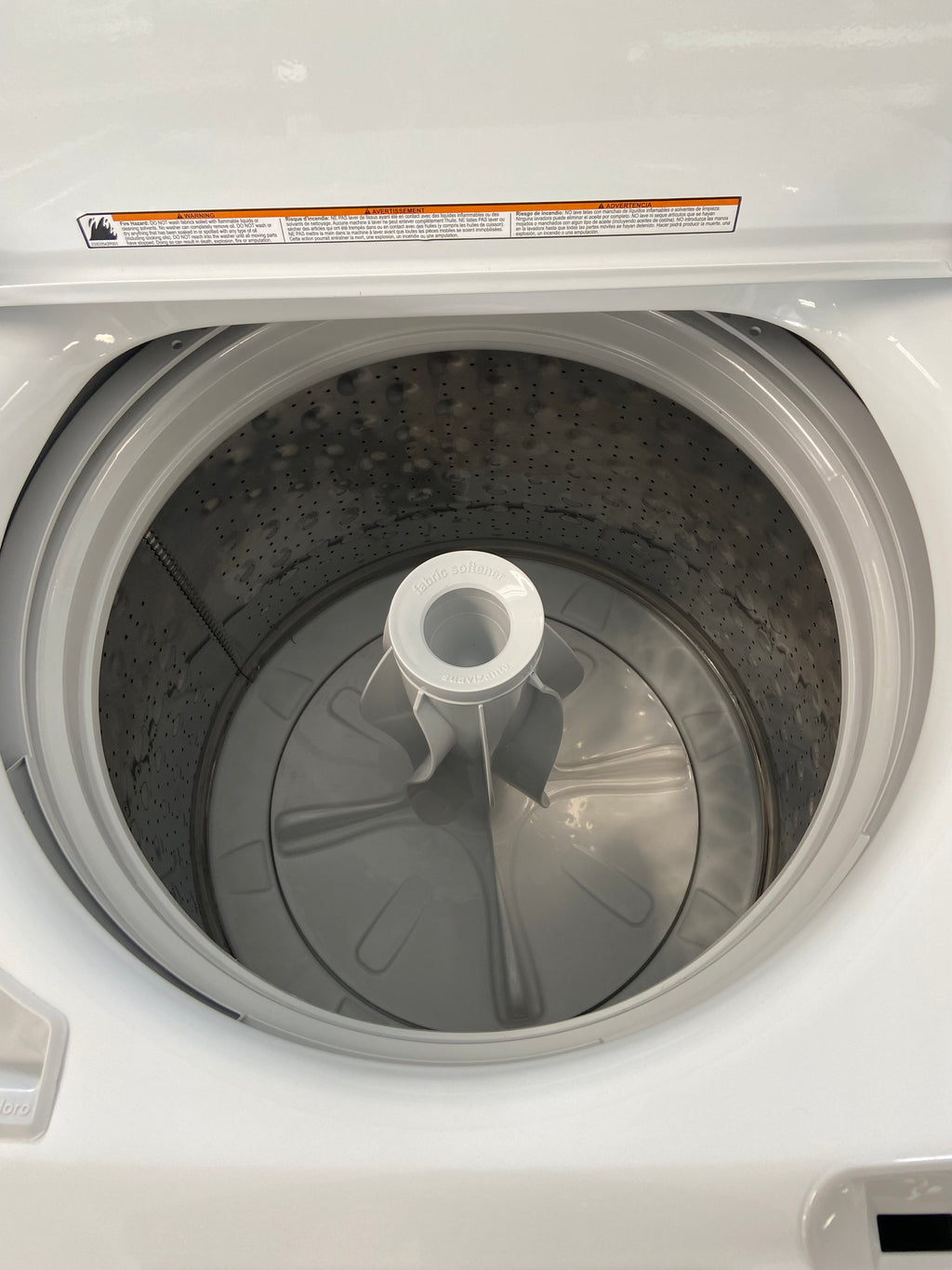 GE GTW334BMR0WS Top Load Washer, 27 inch Width, 4.4 cu. ft. Washer Capacity, 800 RPM Washer Spin Speed, 12 Wash Cycles, 6 Temperature Settings, Agitator, White colour