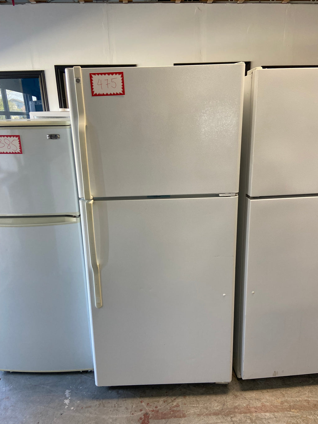 GTS18IBRDRWW 30 inch top mount freezer GE white refrigerator
