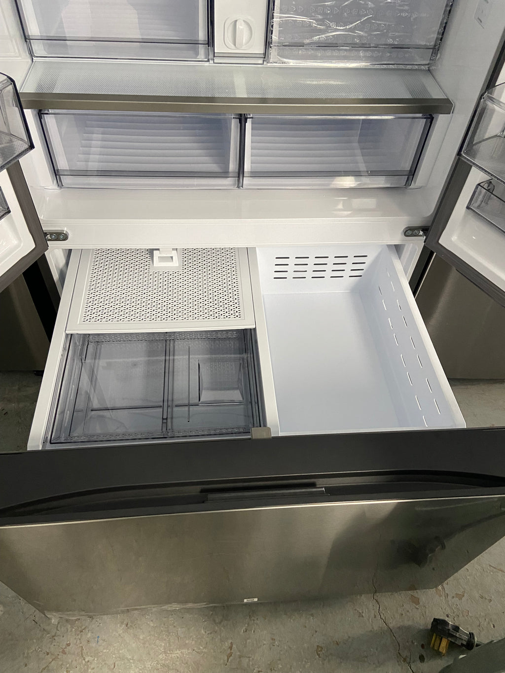 Samsung RF30BB6200QLAA French Door Refrigerator, 36 inch Width, 30.1 cu. ft. Capacity, Water Dispenser (Interior), Ice Dispenser (Freezer Located)