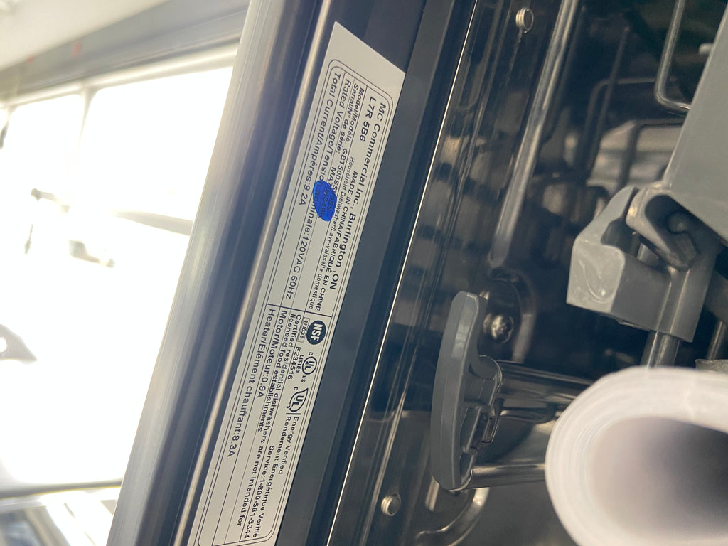 Stainless GE GBT500SSV0SS Dishwasher (Scratch and Dent)