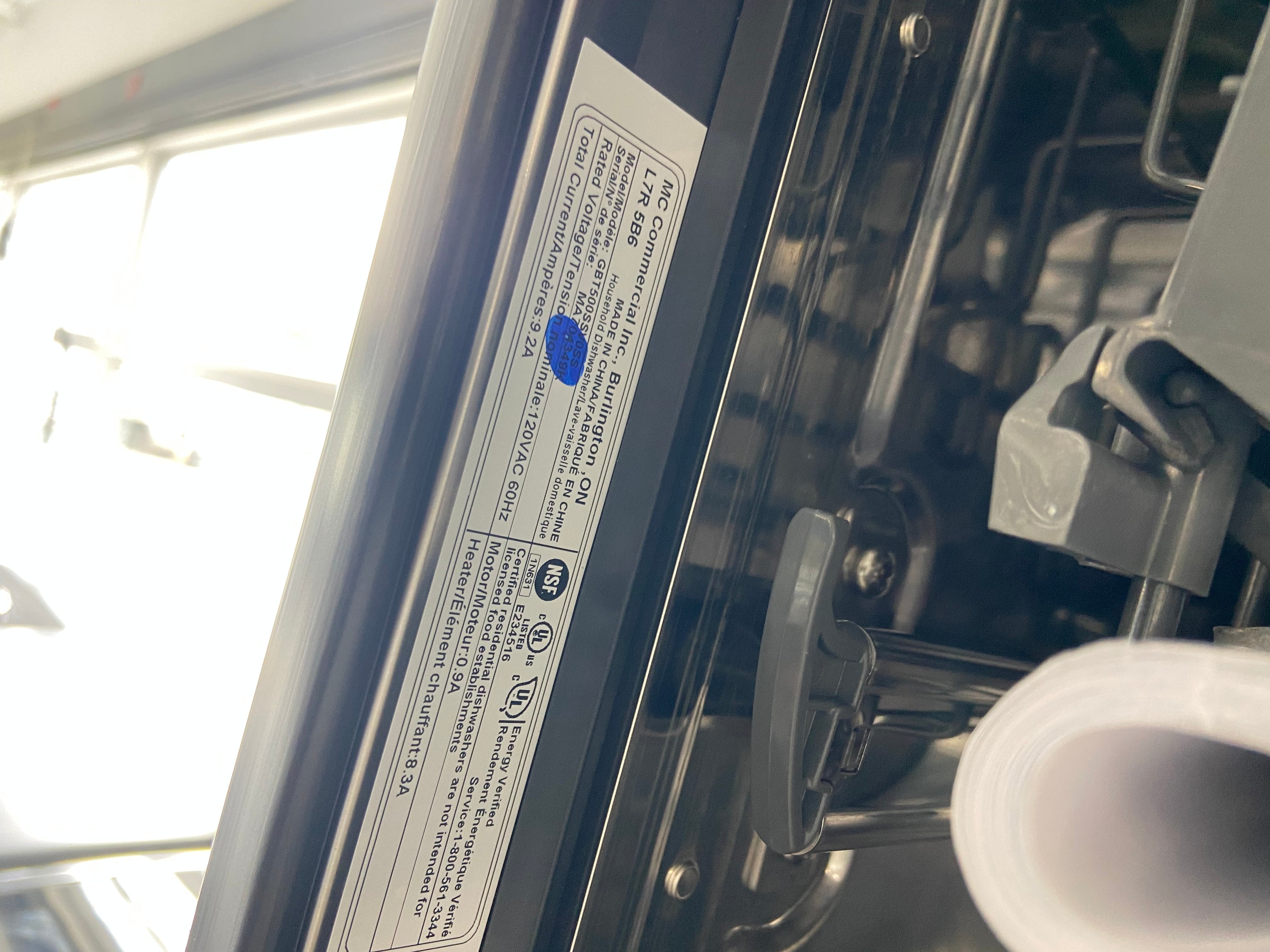 Stainless GE GBT500SSV0SS Dishwasher (Scratch and Dent)