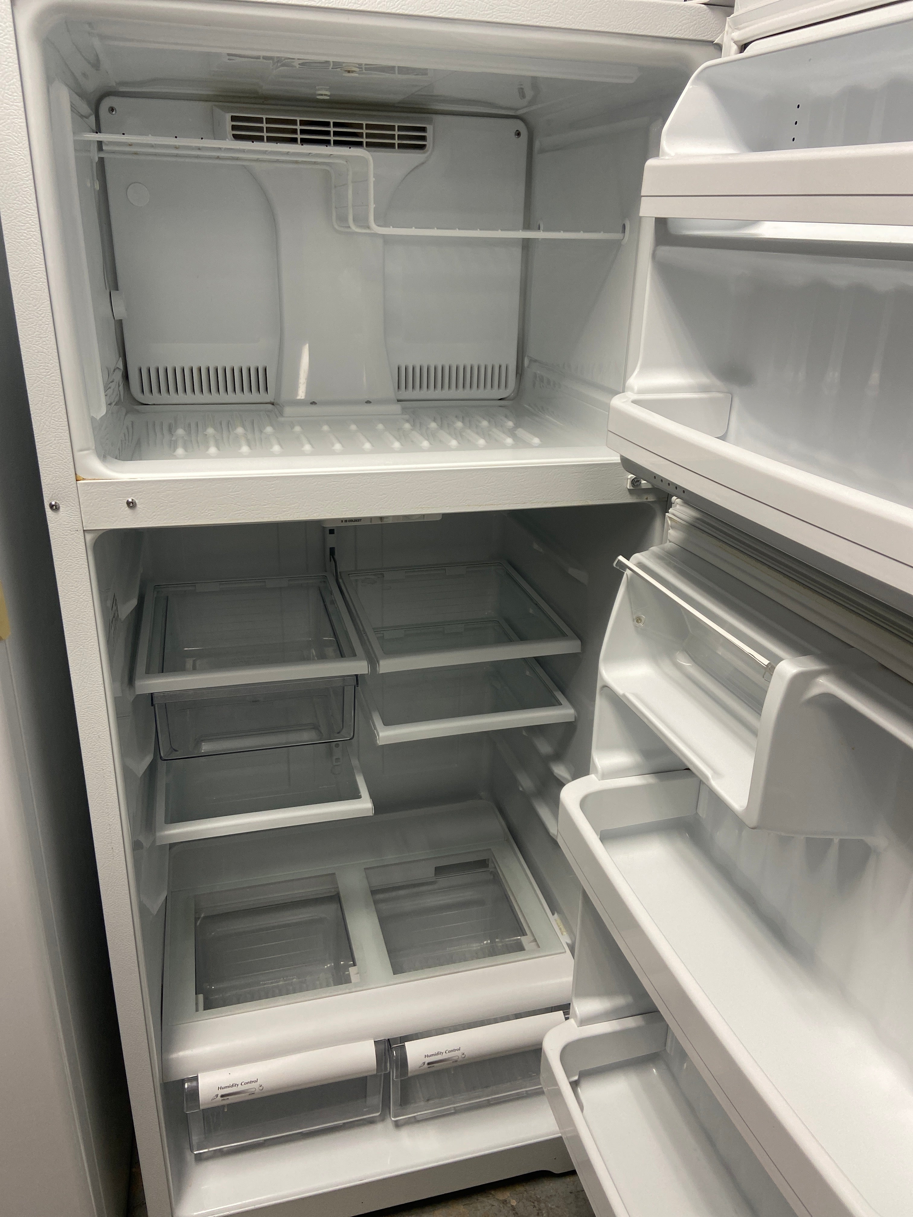 Beaumark 11 Cu. Ft. Top-Freezer Refrigerator - White (37511KBSERWW)
