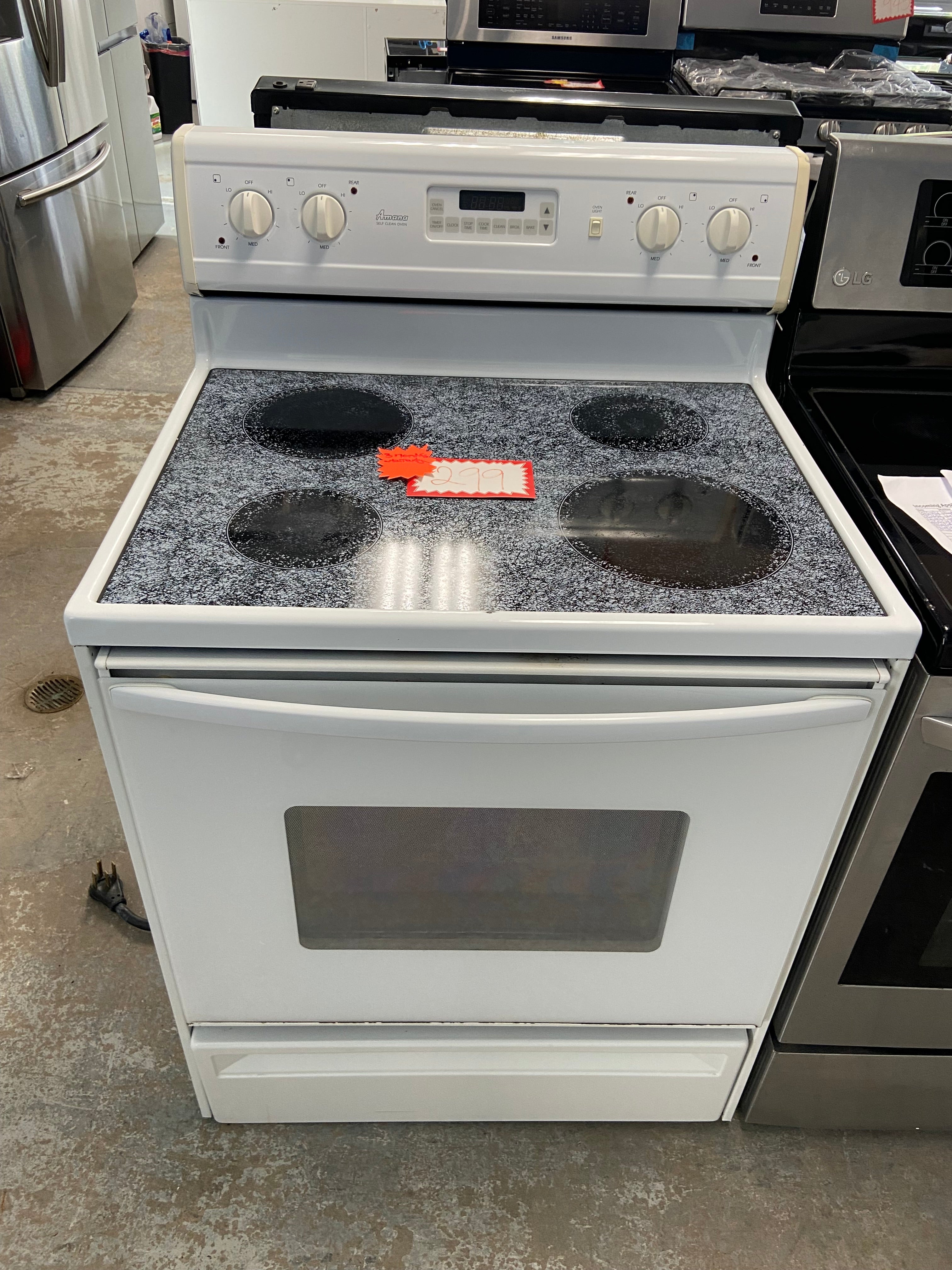 White 30” Amana ZRT6510WW Glass Top Stove (Refurbished)