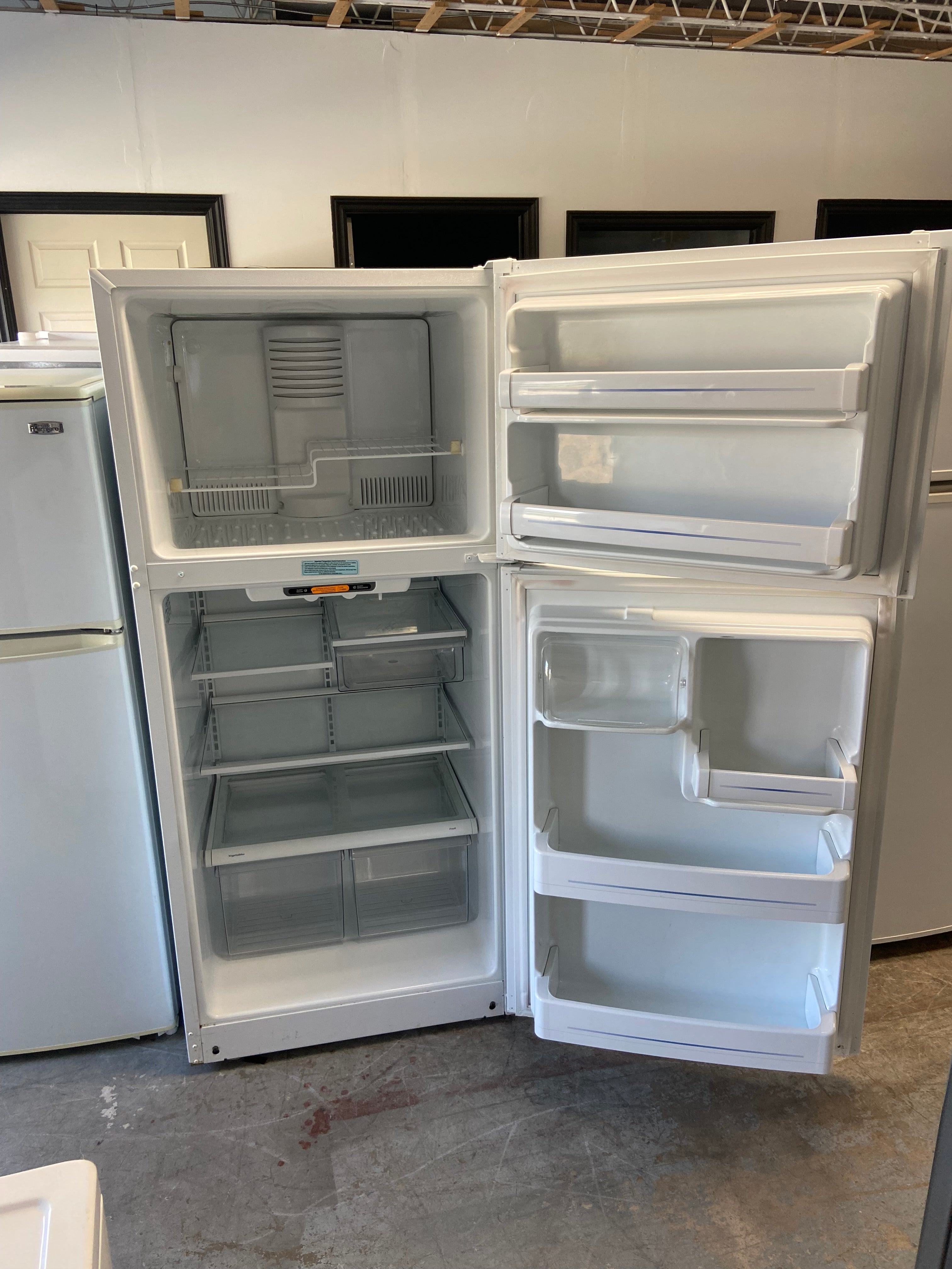 GTS18IBRDRWW 30 inch top mount freezer GE white refrigerator