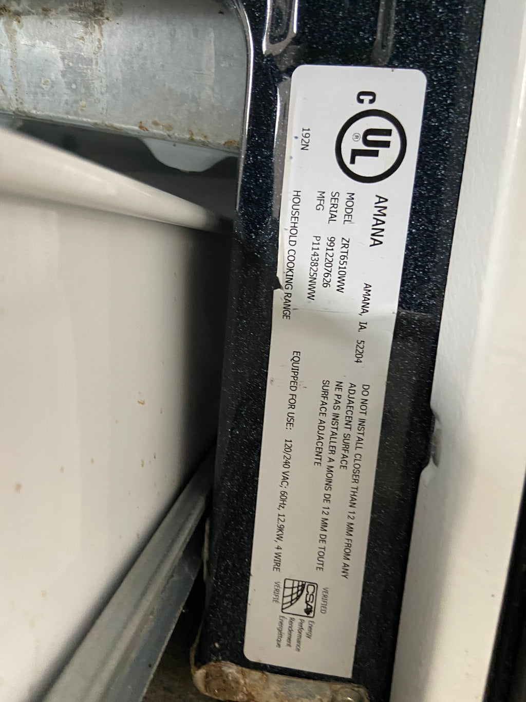 White 30” Amana ZRT6510WW Glass Top Stove (Refurbished)