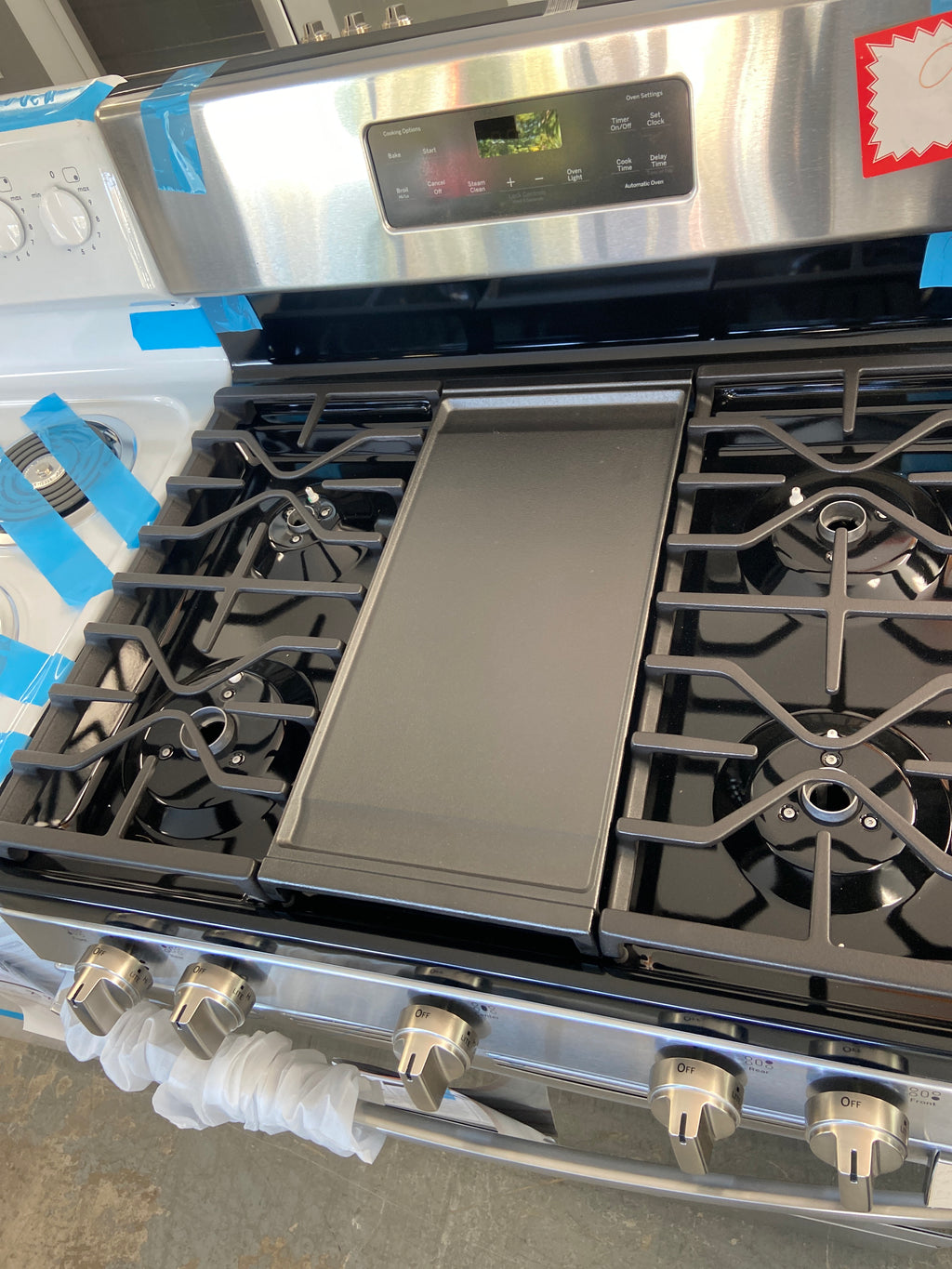 GE stainless gas/propane stove, JCGBS66SEK7SS, “Brand New”, 6 Months Warranty