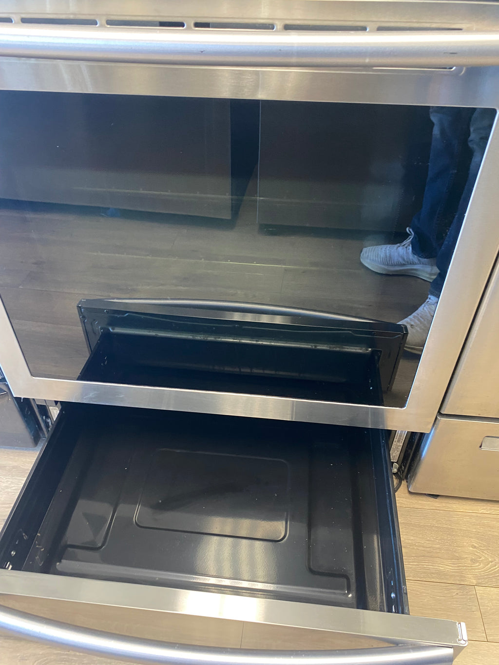 Samsung stainless steel glass top electric stove, convection oven NE59N6650WS/AC "refurbished"