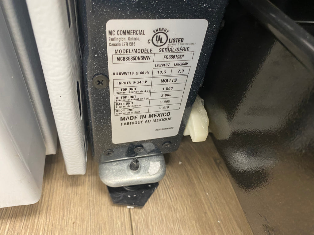 Moffat MCBS585DN5WW Electric Range, 5 cu. ft. Capacity, 30 inch Exterior Width, 4 Burners, Storage Drawer, Manual Clean, 2,000 W Highest Element, White colour