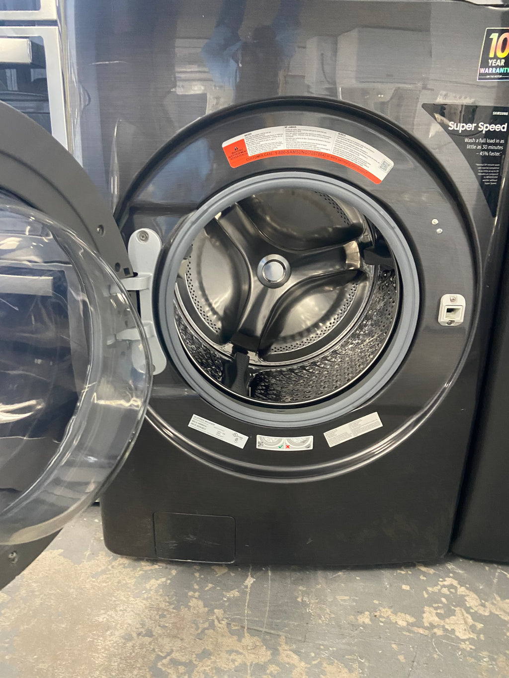 Samsung WV60M9900AV/A5 Front Load Washer, 1,300 RPM Washer Spin Speed, 12 Wash Cycles, 5 Temperature Settings, Water Heater, Steam Clean, ENERGY STAR Certified, Wifi Enabled, Black Stainless Steel colour FlexWash
