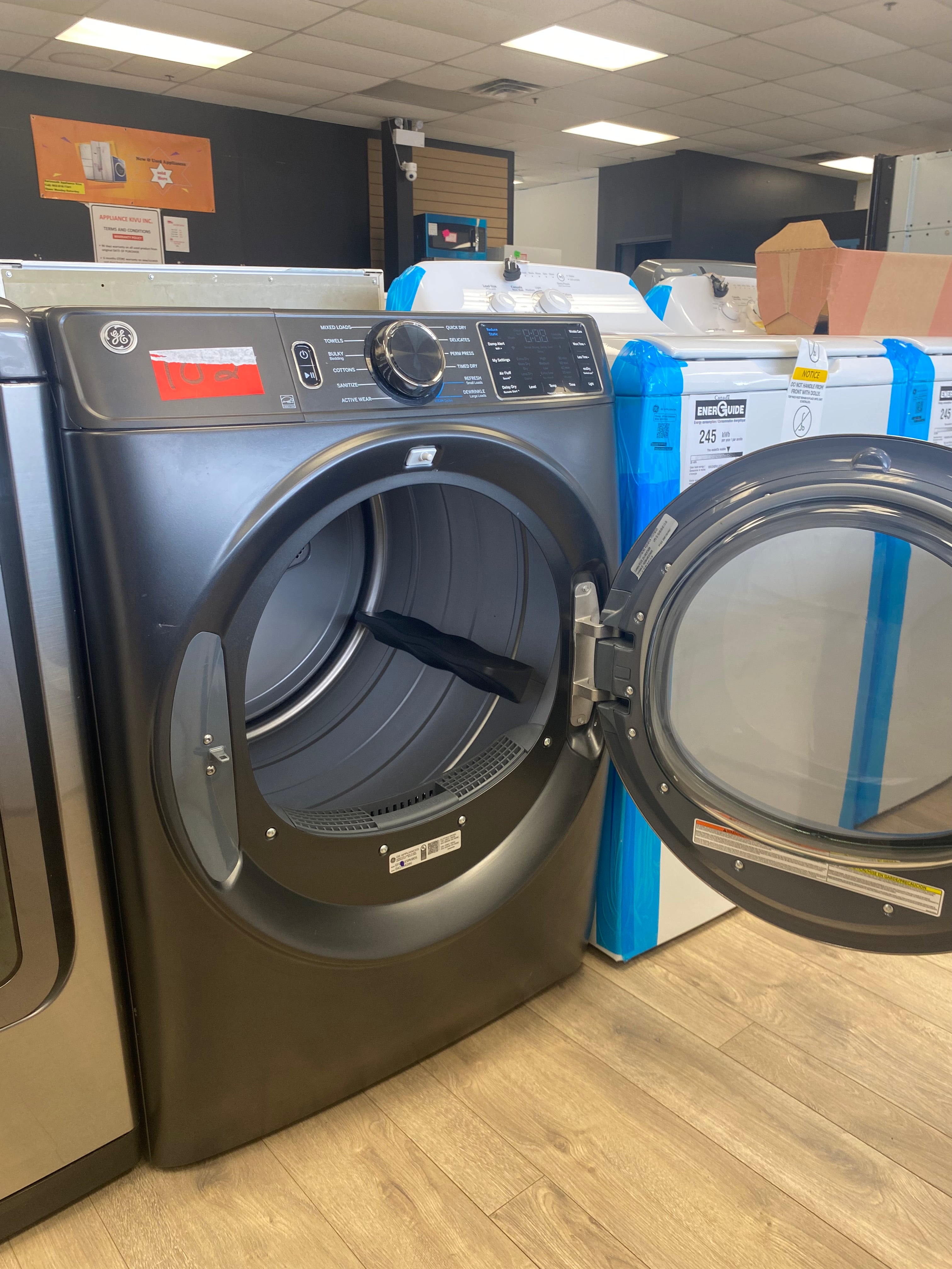 GE GFD65ESMVDS Electric Dryer, 7.8 cu. ft. Dryer Capacity, 12 Dry Cycles, Steam Clean, 5 Temperature Settings, Vented, Stackable, Wifi Enabled, Carbon Graphite colour