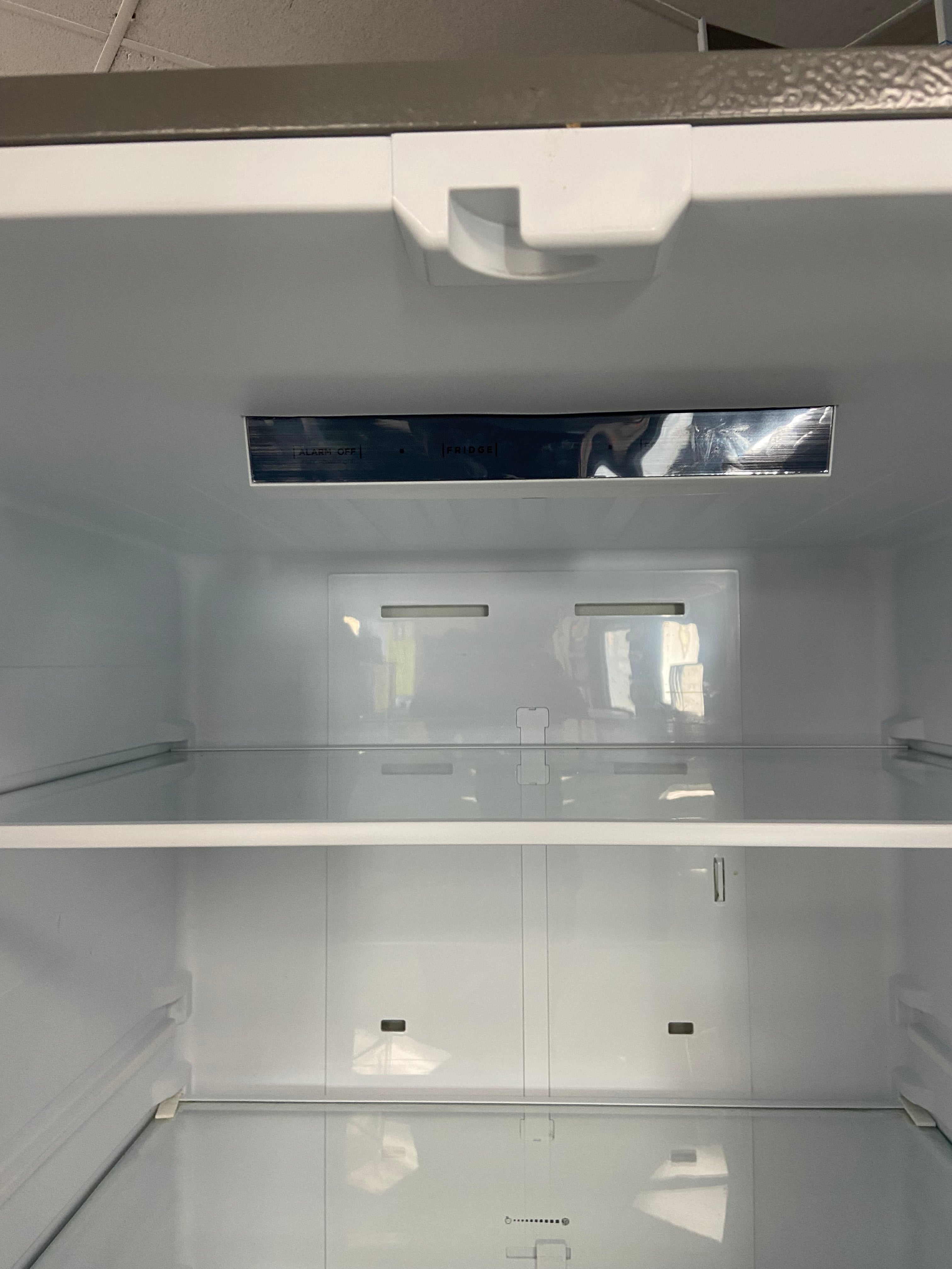 MNE18DYTNAFS 30” French door stainless steel Moffat fridge