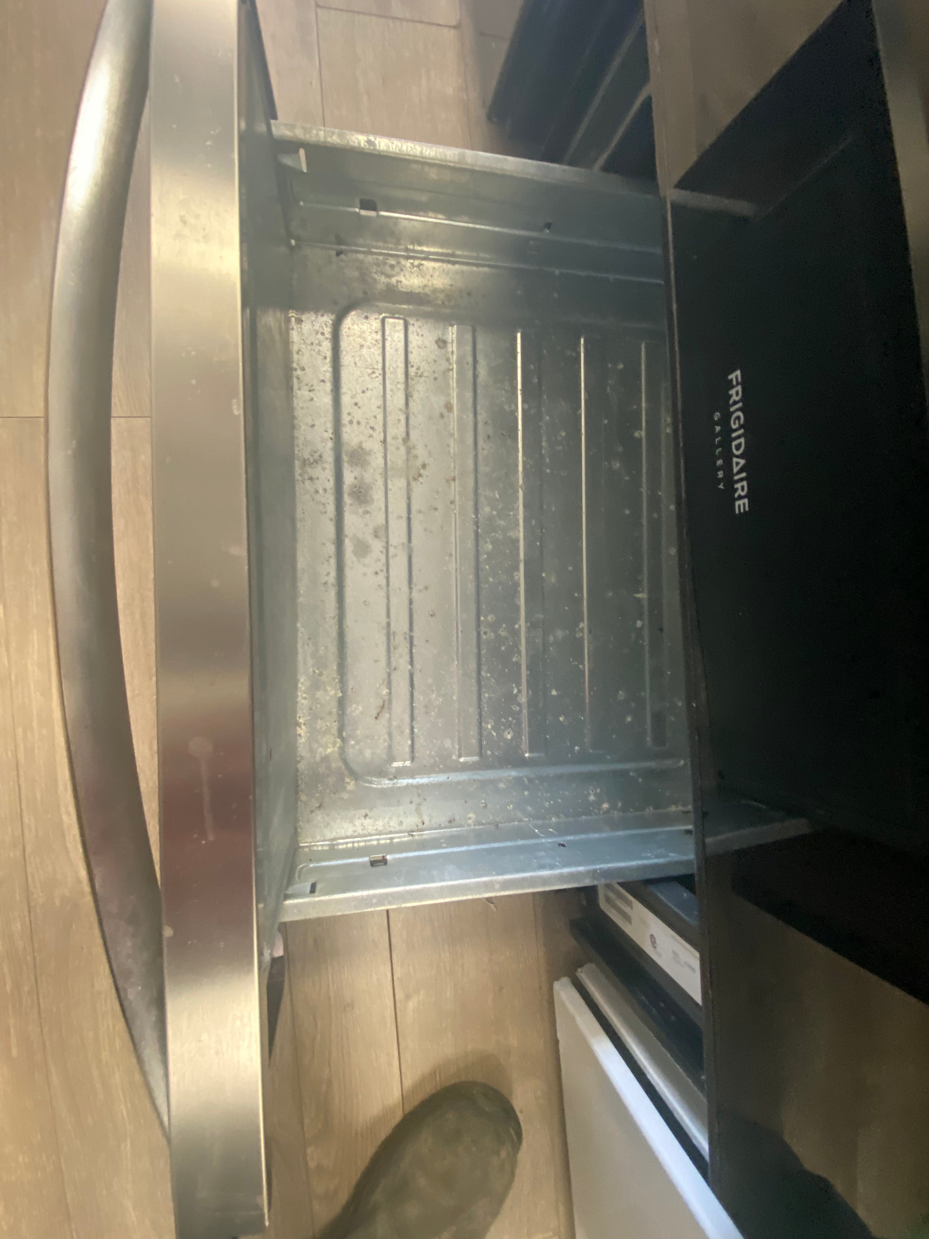 Fridgidaire 30”  glass top stove "Refurbished"