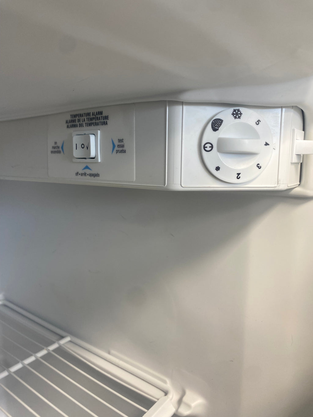 14 cuft White Whirlpool Upright/Stand up freezer “used”
