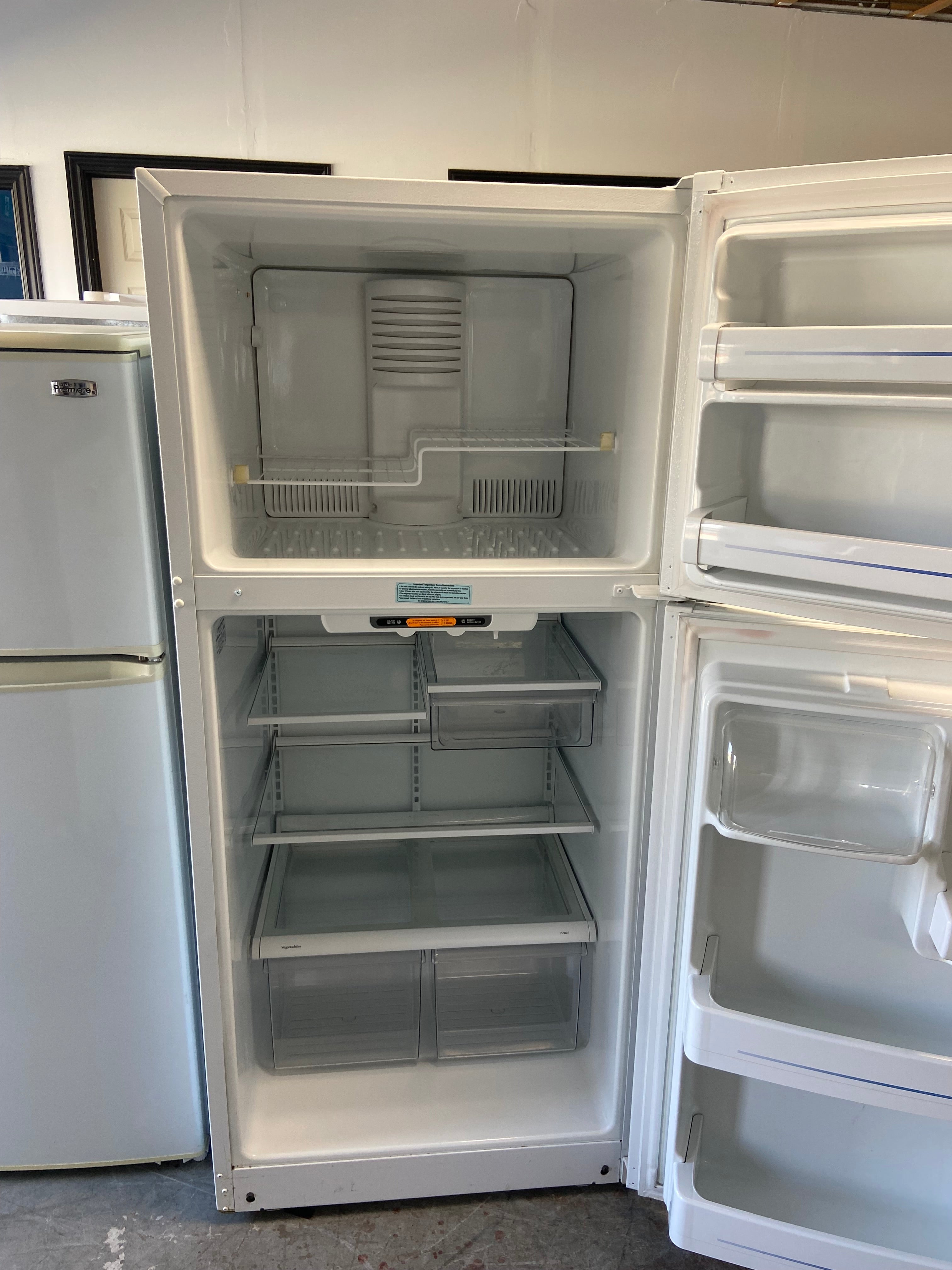GTS18IBRDRWW 30 inch top mount freezer GE white refrigerator