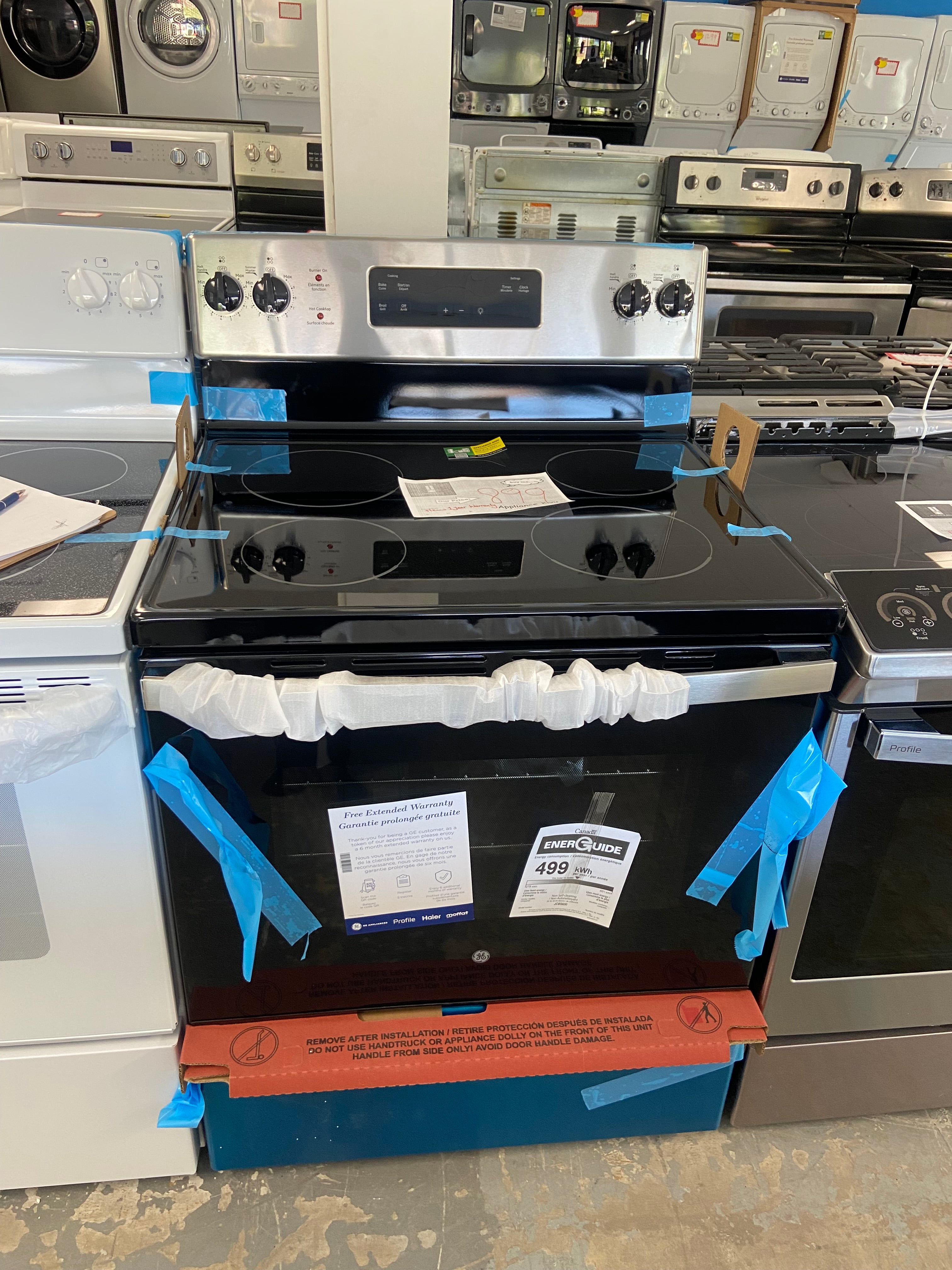 GE JCBS630SV2SS Electric Range, 5 cu. ft. Capacity, 30 inch Exterior Width, 4 Burners, Storage Drawer, Manual Clean, 2,000 W Highest Element, Stainless Steel colour