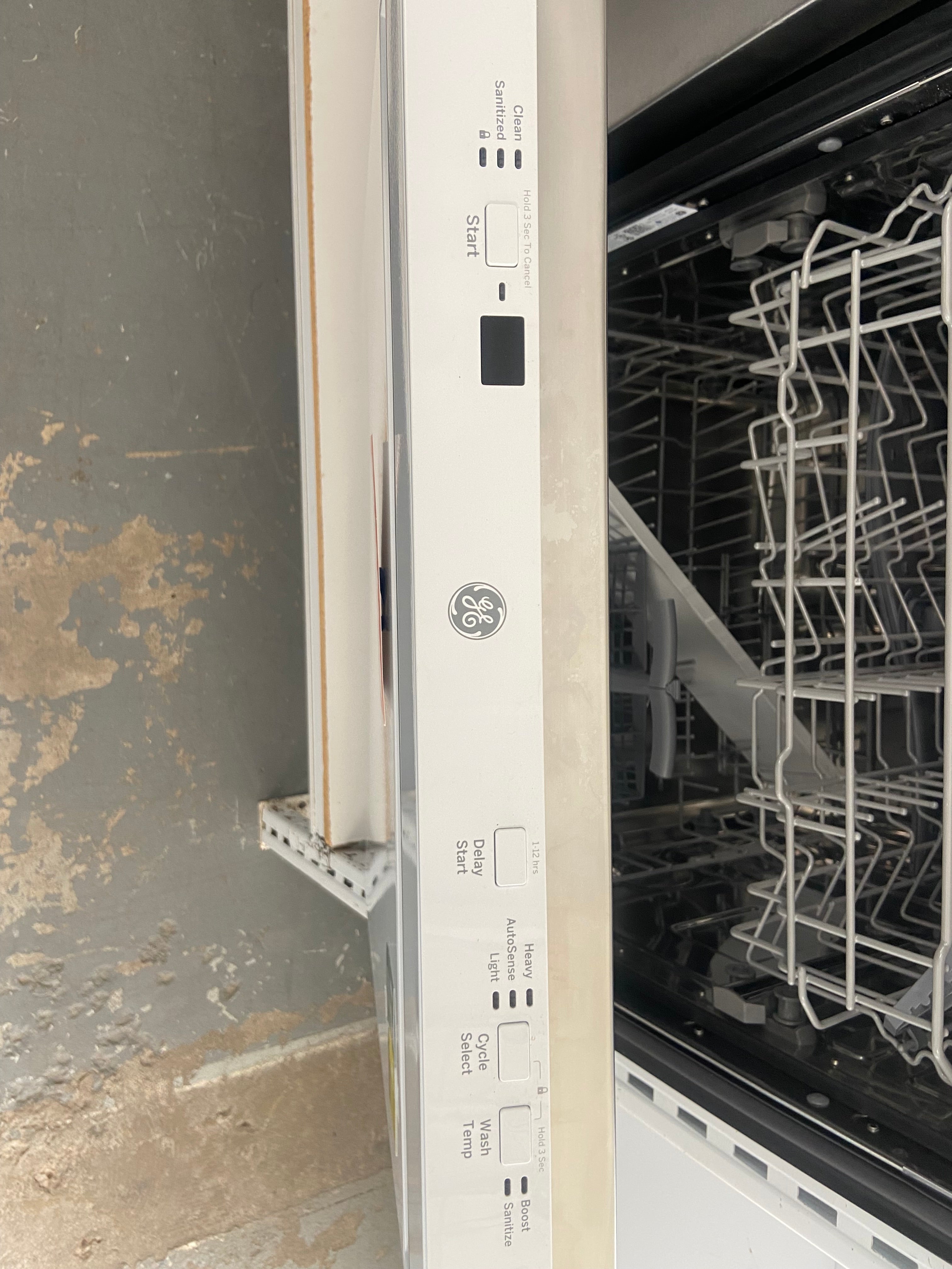 GE White 24" Built-in Dishwasher "scratch and dent"