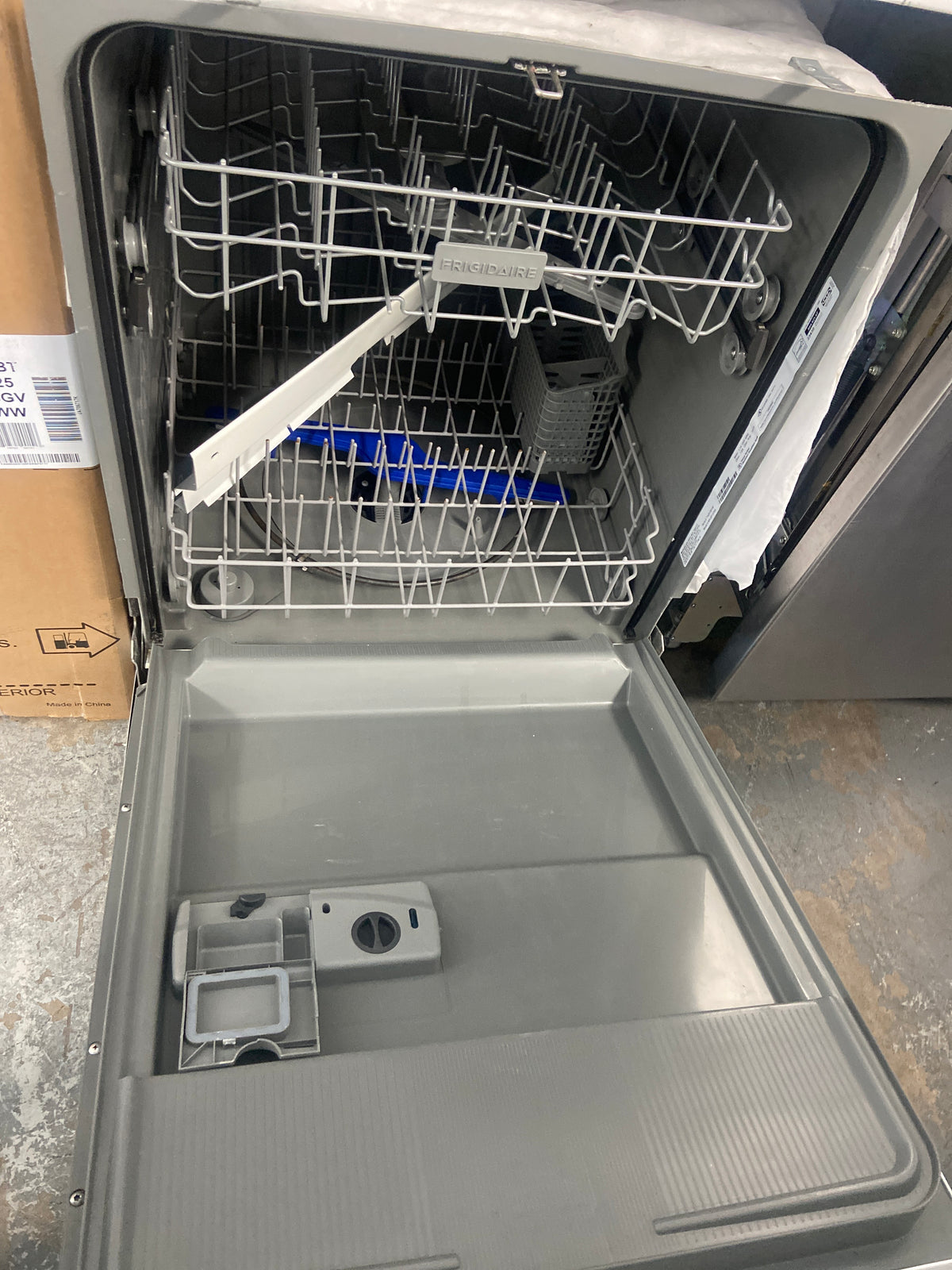 GE white built-in dishwasher, “Refurbished”, 3 Months Warranty