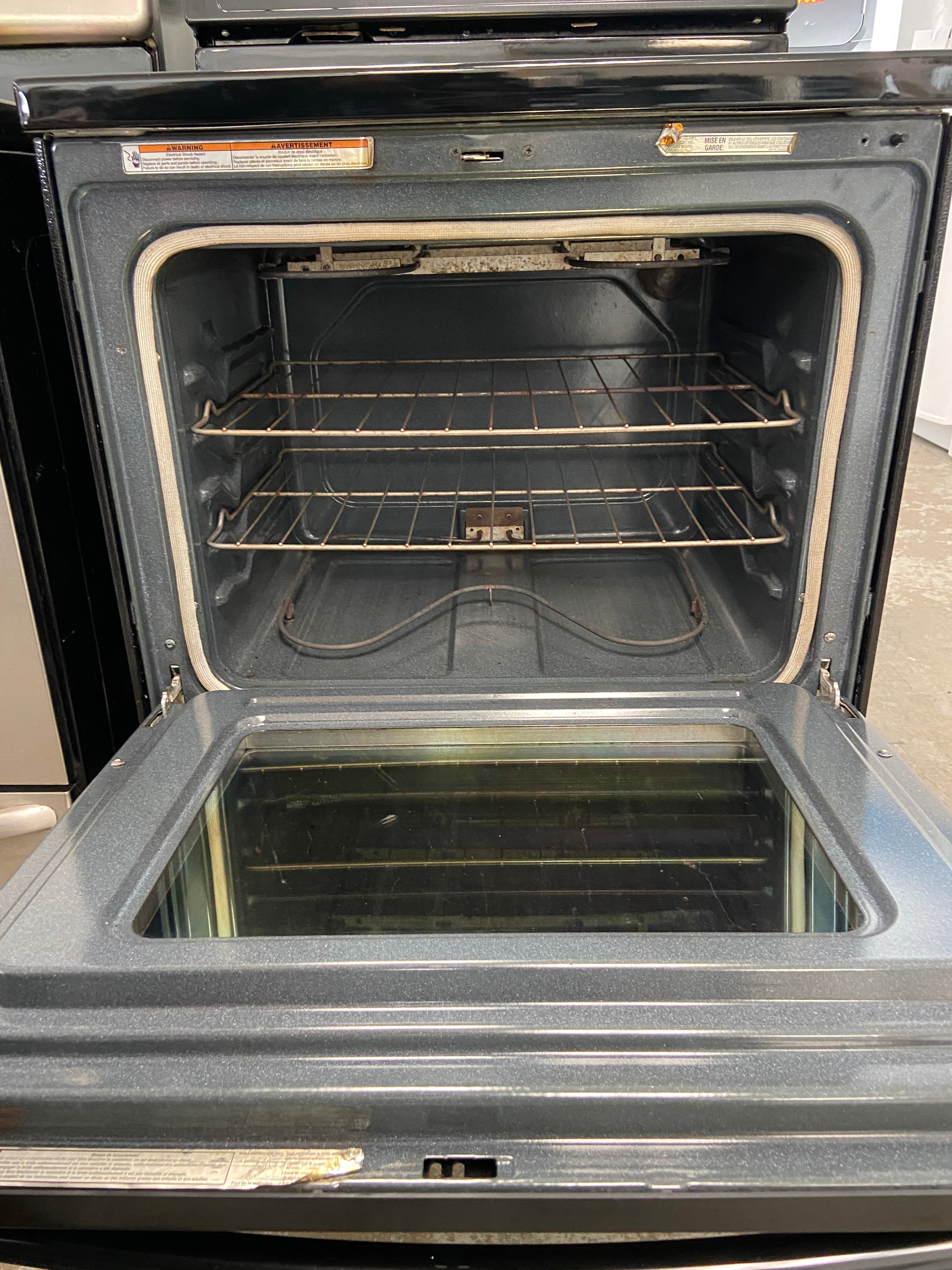 Black Whirlpool YWFE510S0ABØ Glass Top Stove (Refurbished)