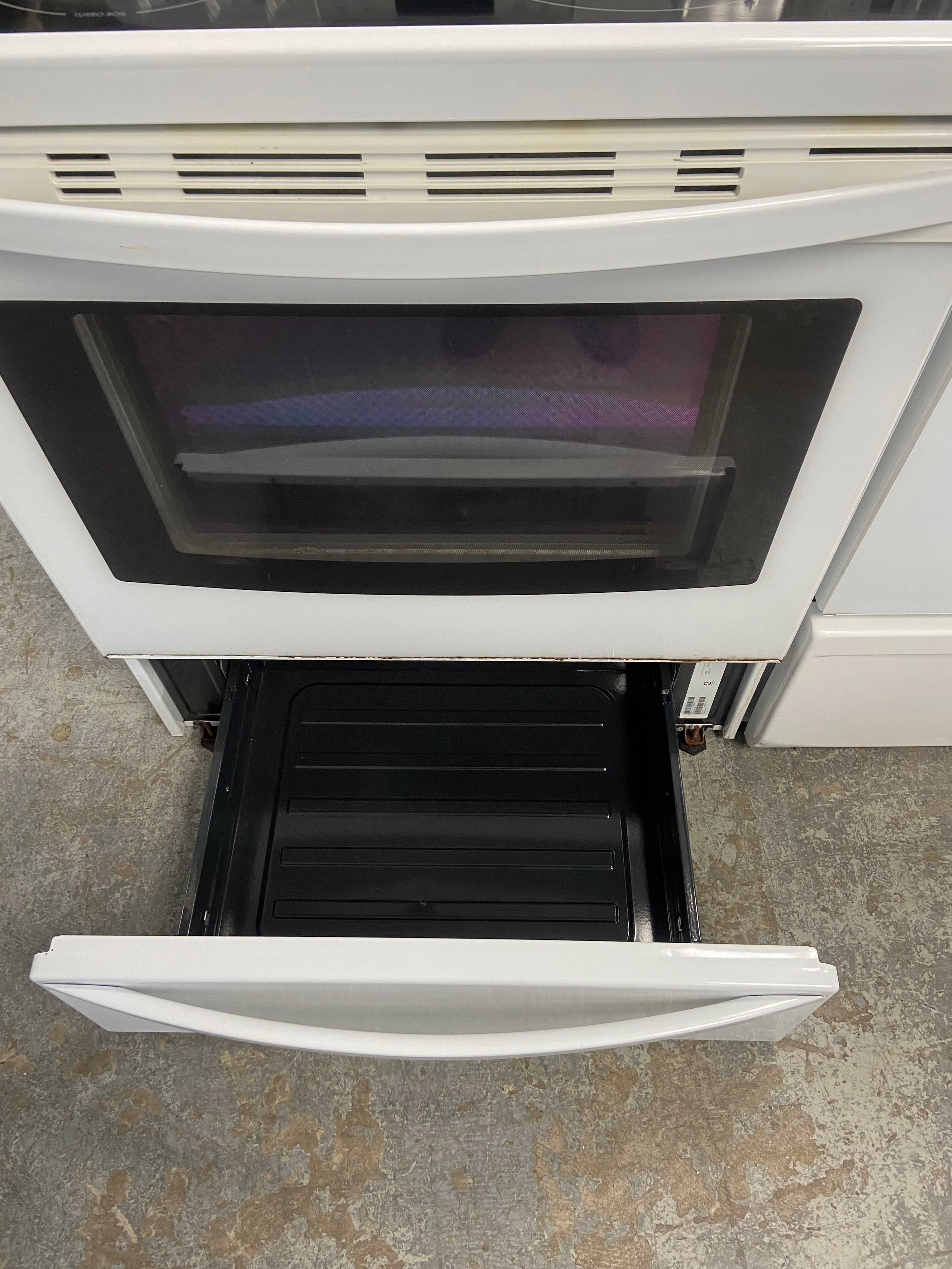 White 30” Kenmore 970C653321 Glass Top Stove (Refurbished)