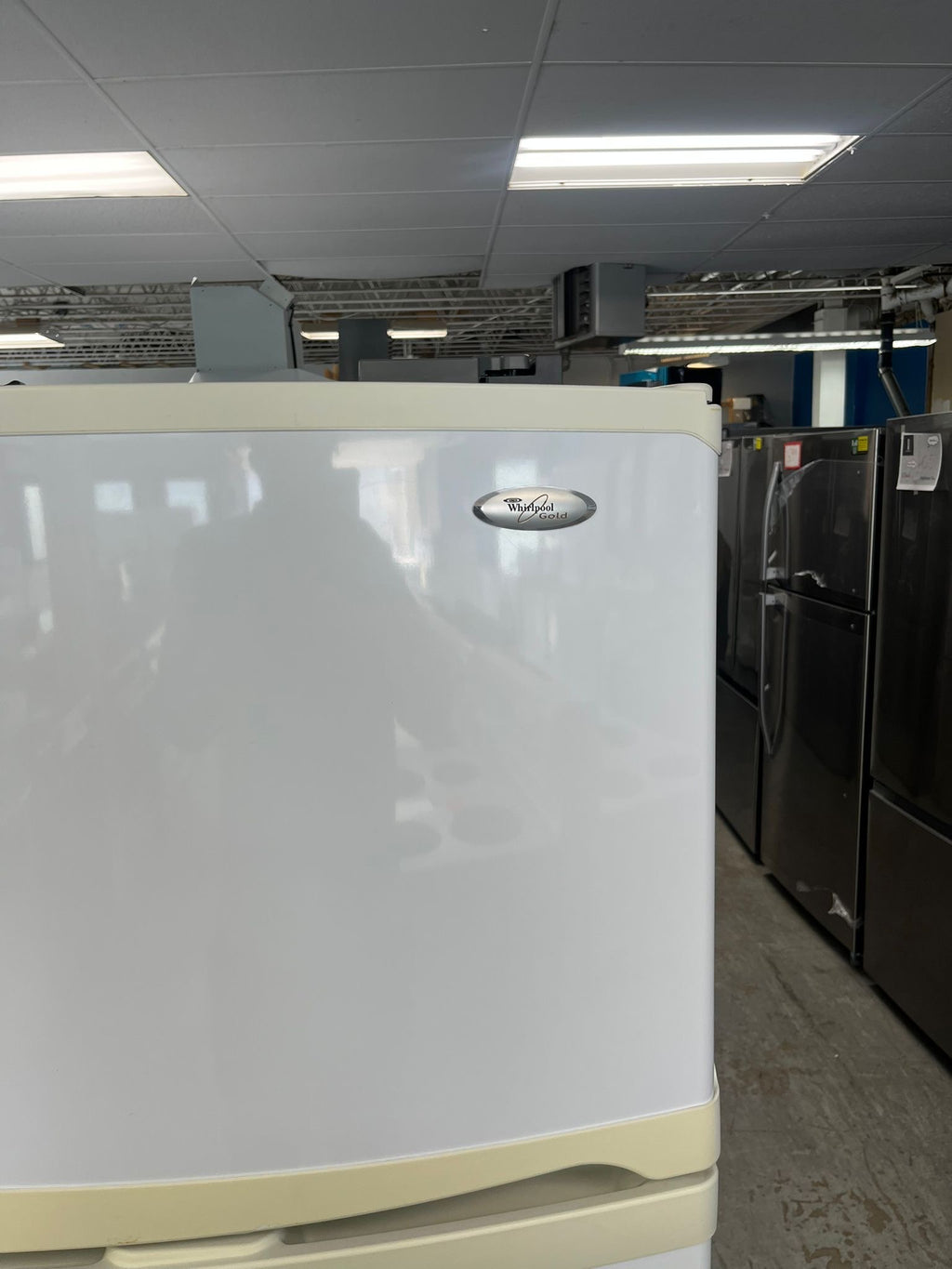 Whirlpool GR9FHKXVQ00 18.9 cu. ft. Top Freezer Refrigerator