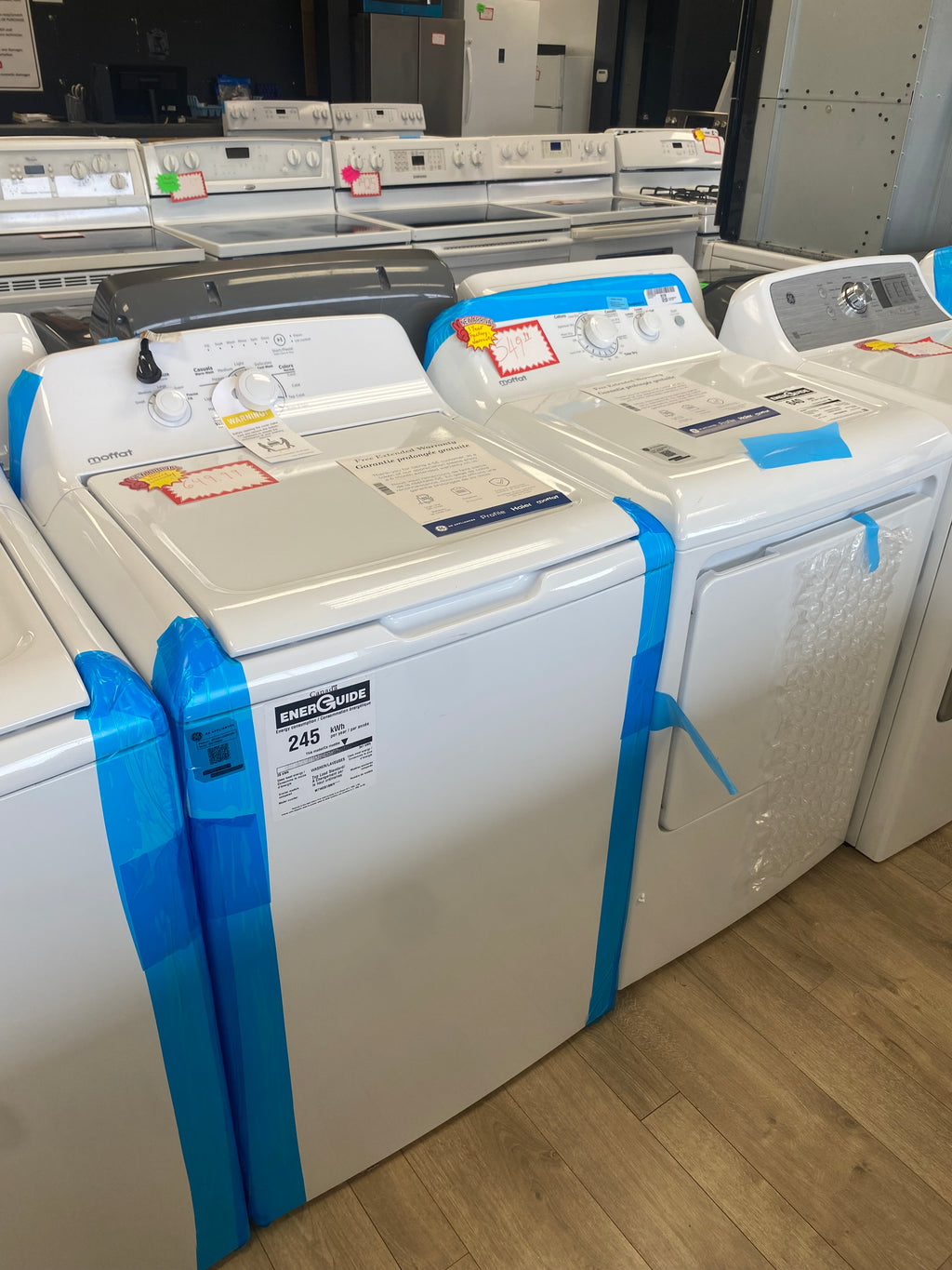 Moffat MTW201BMR0WW Top Load Washer, 27 inch Width, 4.4 cu. ft. Washer Capacity, 800 RPM Washer Spin Speed, 11 Wash Cycles, 4 Temperature Settings, White colour