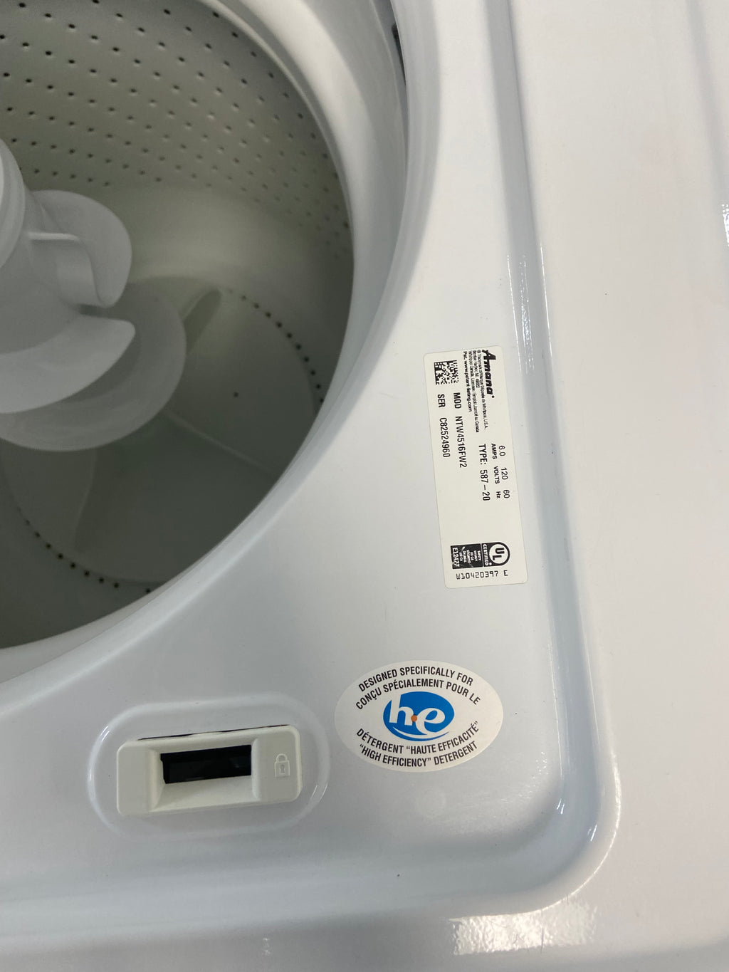 White 27 inch Amana Top Load Washer, with an Agitator, NTW4516FW2 "Refurbished"