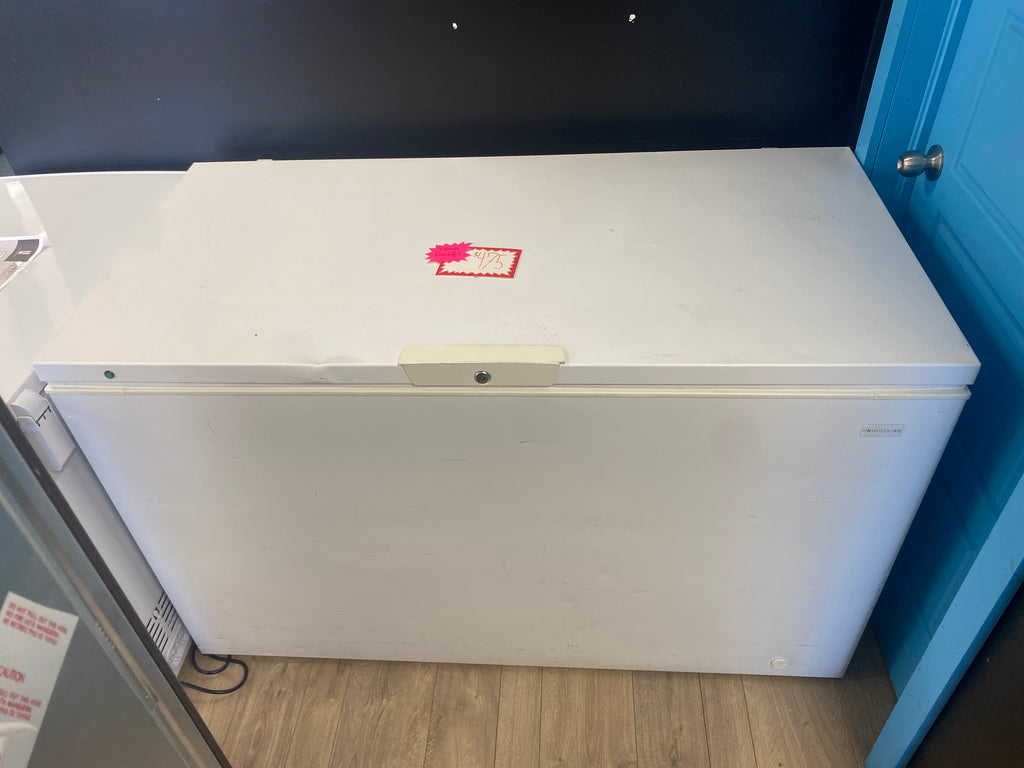 16 cuft Frigidaire White Chest Freezer “used”