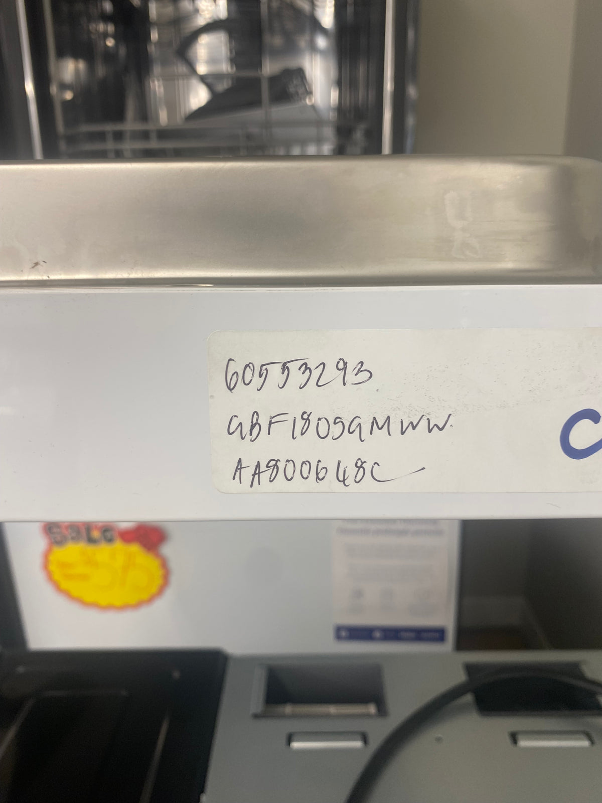 17” Built -in Apartments Size GE Dishwasher, White in Color, 'Store Tested'