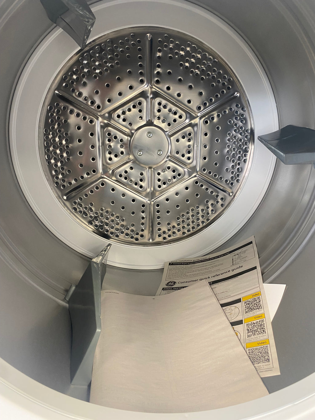 GE 24" Unitized Spacemaker Washer and Electric Dryer White - GUD24ESMM1WW