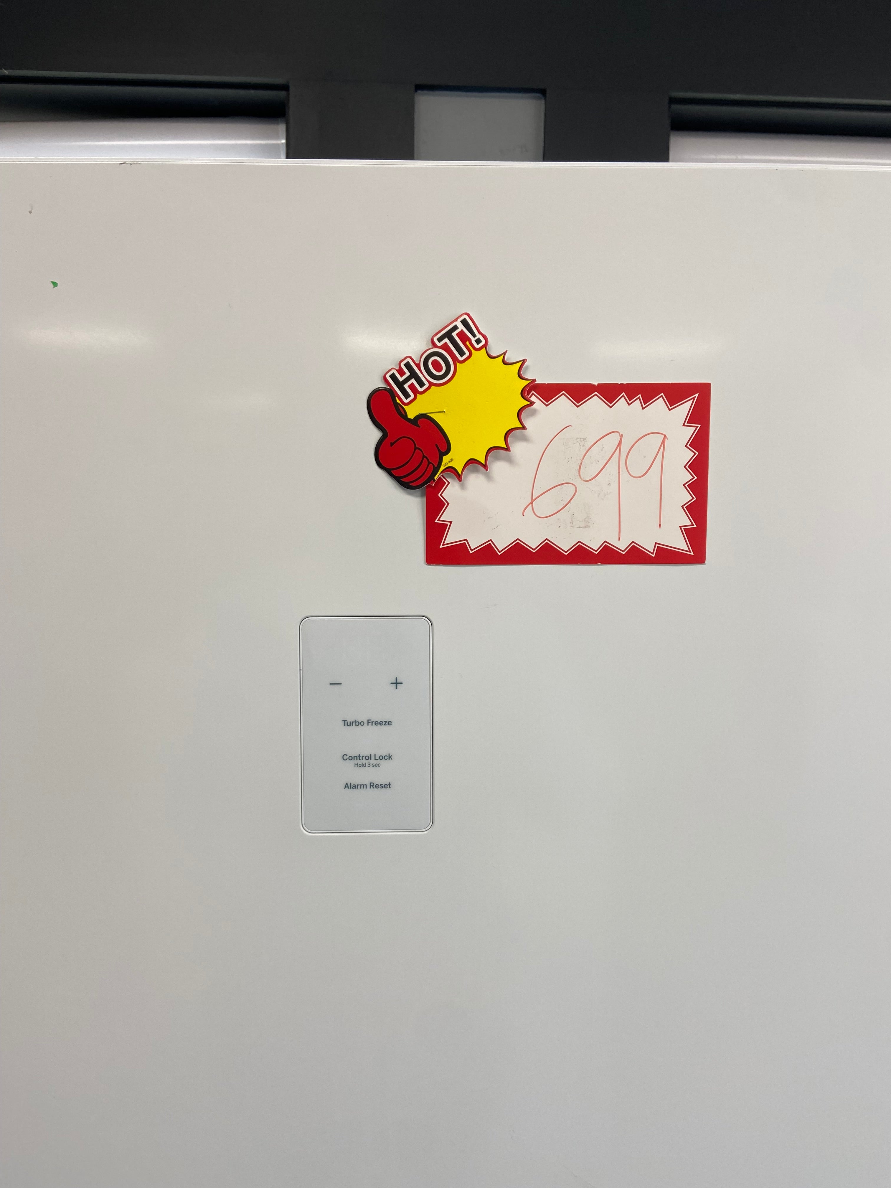 GE FUF17SMRFWW Upright Freezer, 33 inch Width, 17.3 cu. ft. Capacity, Frost Free, Interior Light (Freezer)