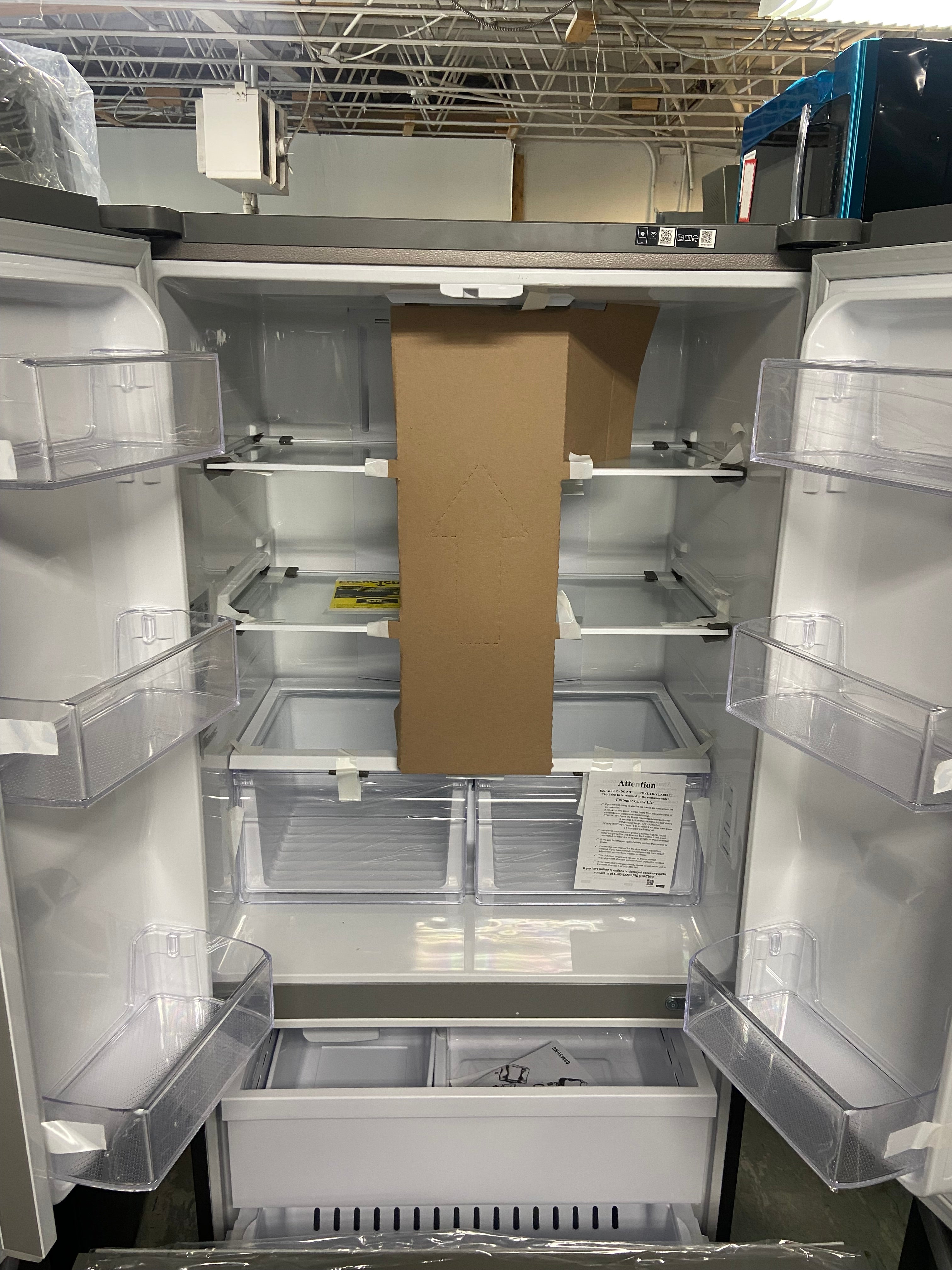 Stainless 32” counter depth Samsung fridge French door “scratch and dent”RF18A5101SR/AA