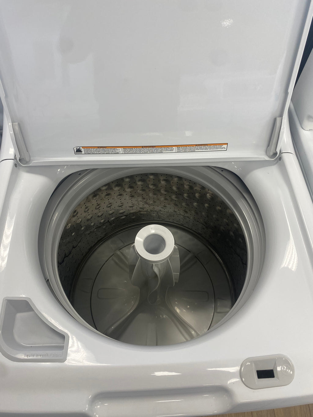 27” White GE Top Load washer, 4.4cuft with agitator “preowned”