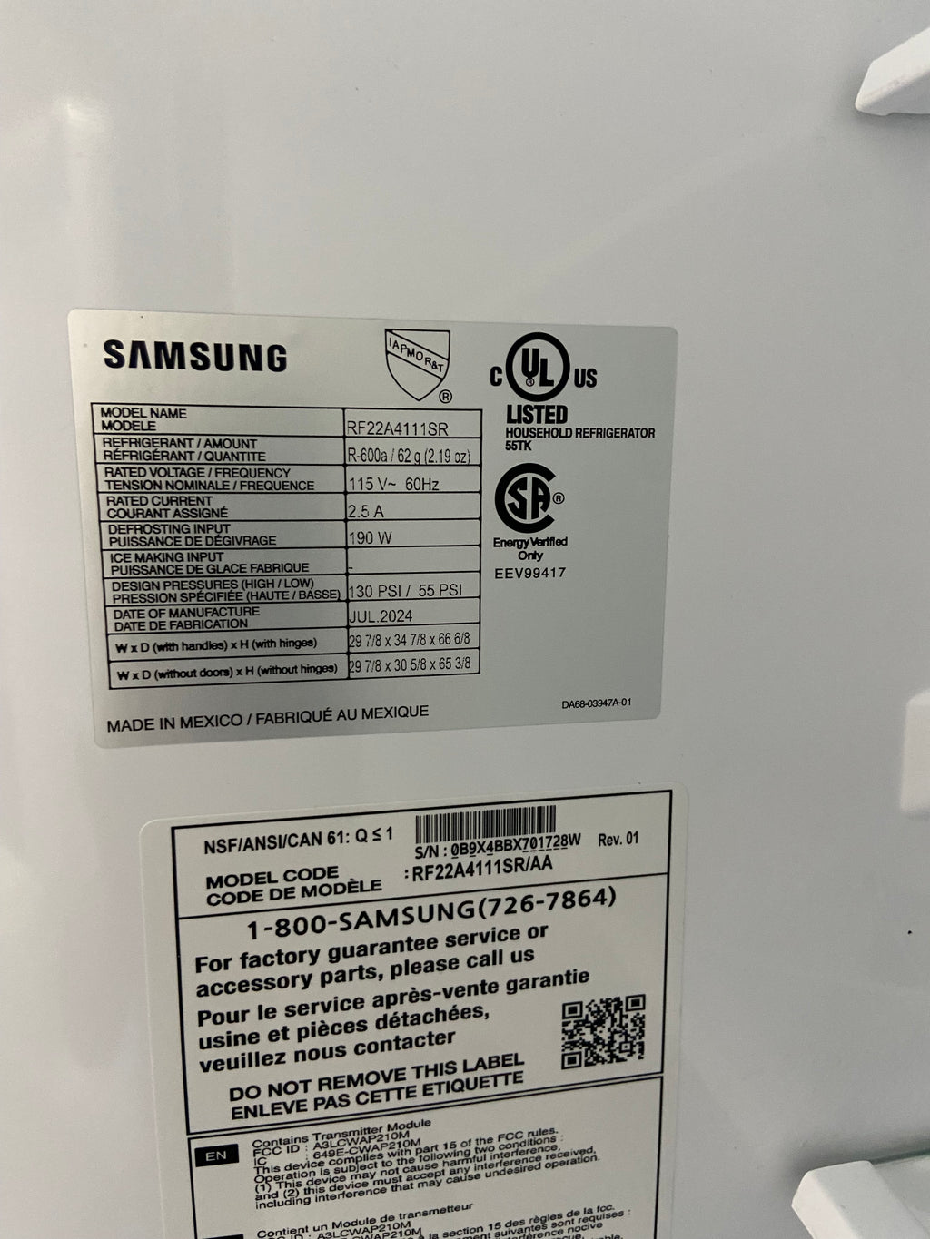 30” French door fridge 21.8 cu. RF22A4111SR/AA Stainless Steel colour  “scratch and dent”
