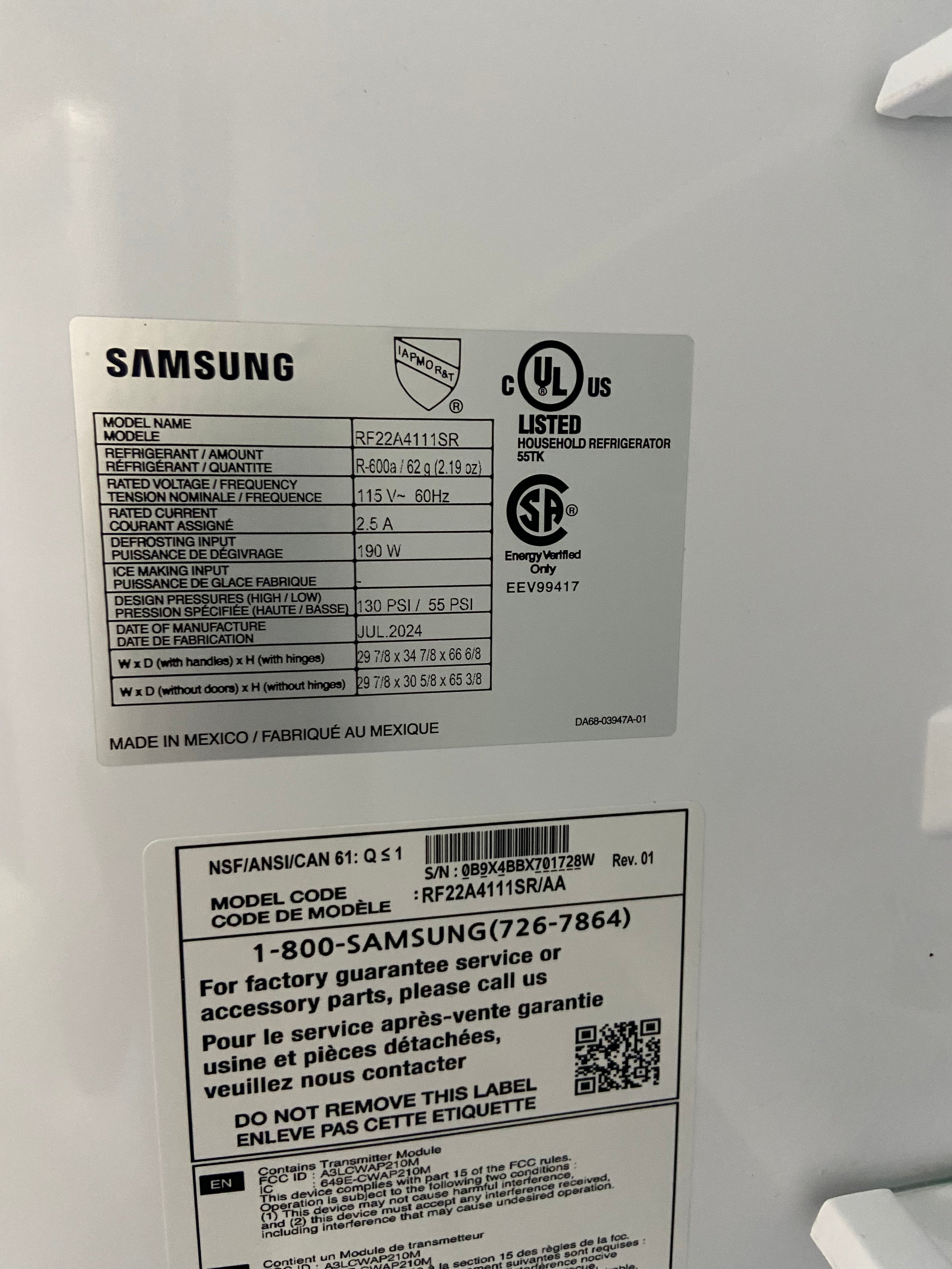 30” French door fridge 21.8 cu. RF22A4111SR/AA Stainless Steel colour  “scratch and dent”
