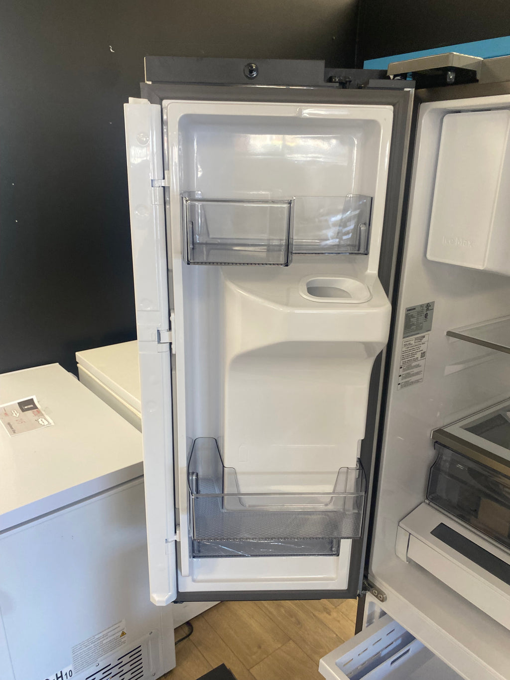 French door Counter depth 36” Samsung Stainless Fridge with water and ice dispenser “scratch and dent”