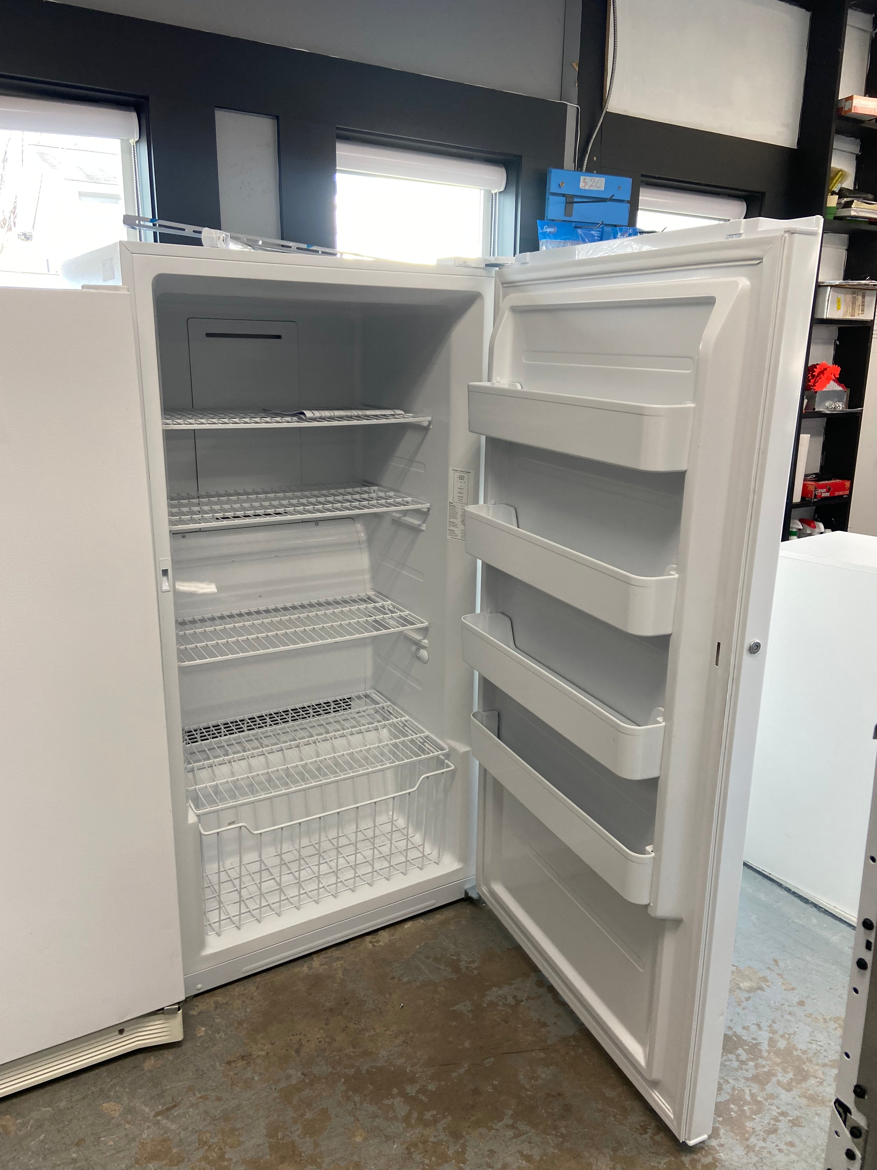 GE FUF17SMRFWW Upright Freezer, 33 inch Width, 17.3 cu. ft. Capacity, Frost Free, Interior Light (Freezer)