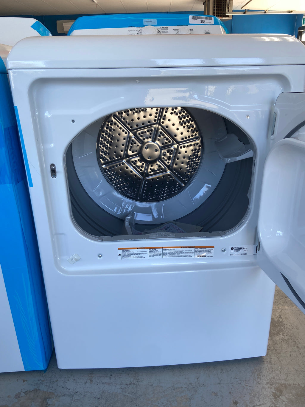 Moffat White dryer, “Brand New”, 1 year factory warranty