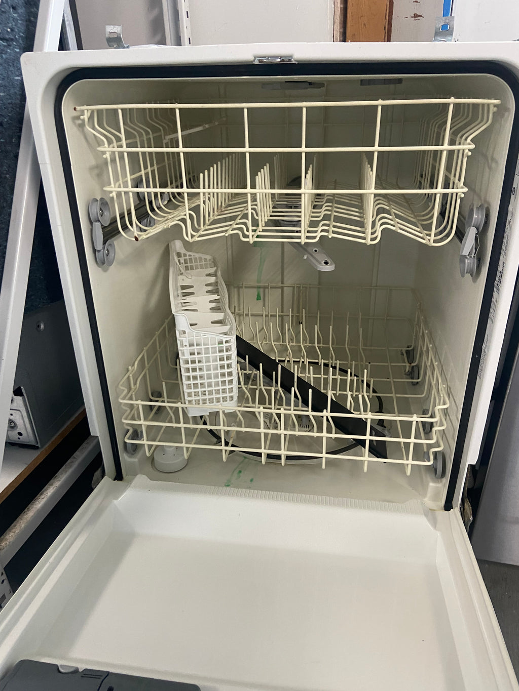 Stainless 24” Frigidaire FFBD2411NS6B Dishwasher (refurbished)
