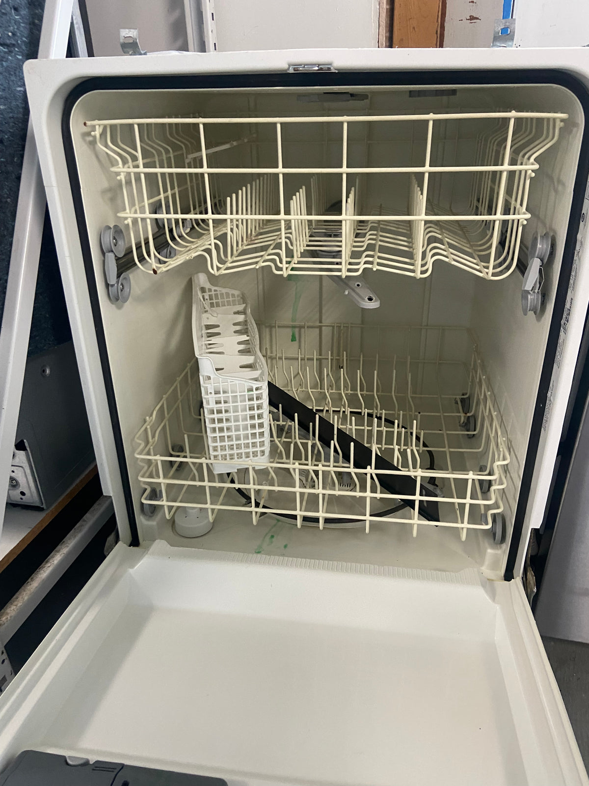 Stainless 24” Frigidaire FFBD2411NS6B Dishwasher (refurbished)
