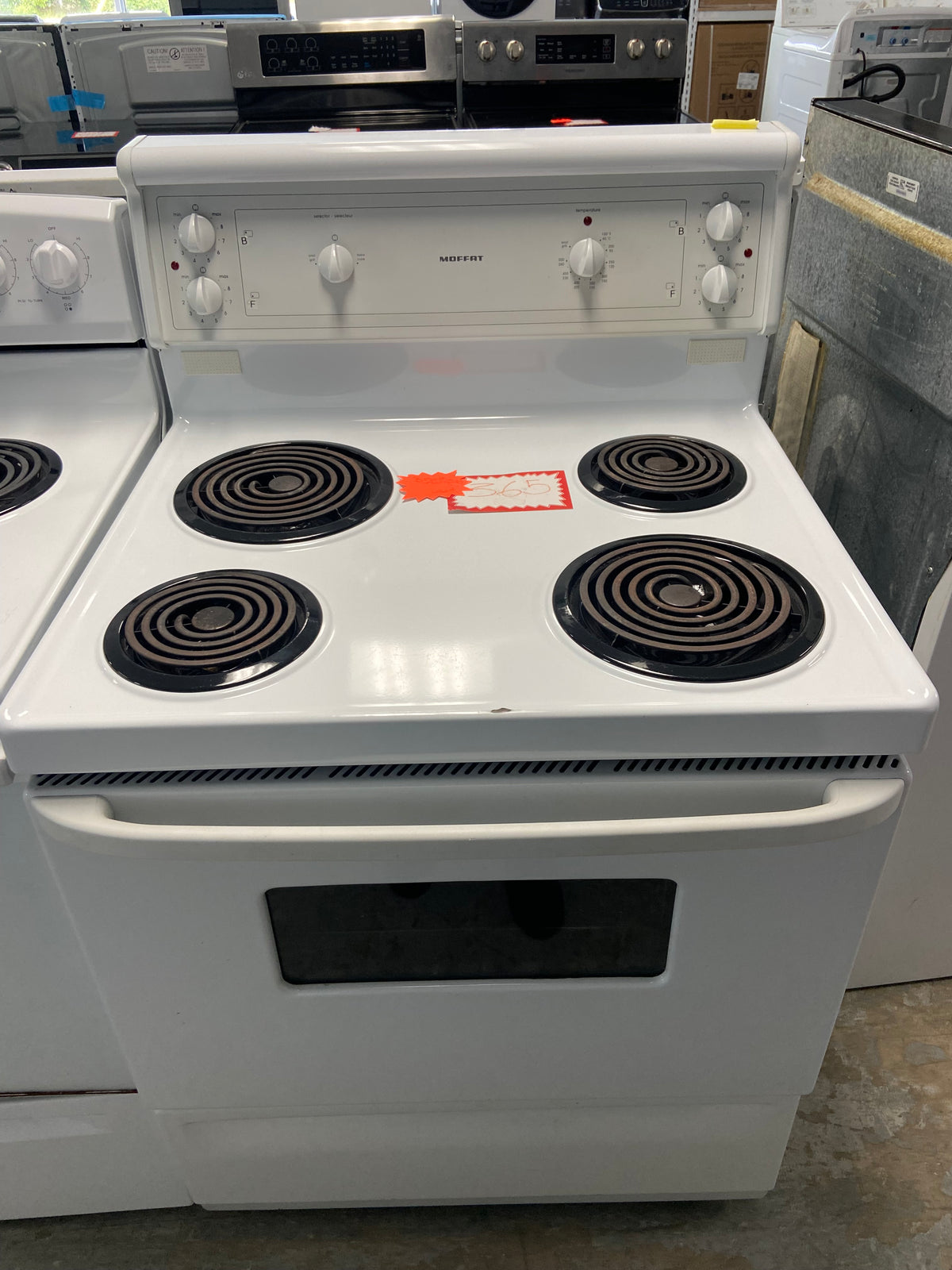 White 30” Moffat MRMF3100ZWW-4 Coil Top Stove (Refurbished)