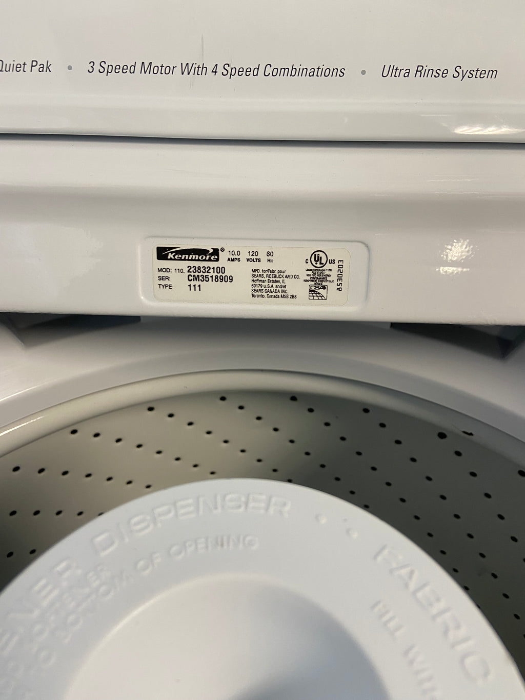 White 27” Width Kenmore Top Load Washer with an Agitator, comes with a 120v plug