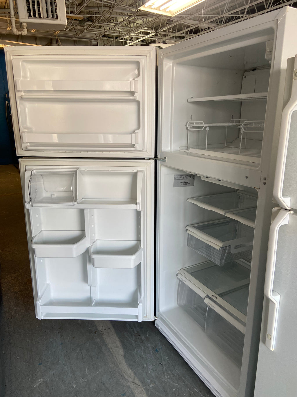30” White Kenmore 106.60992990 Refrigerator with warranty