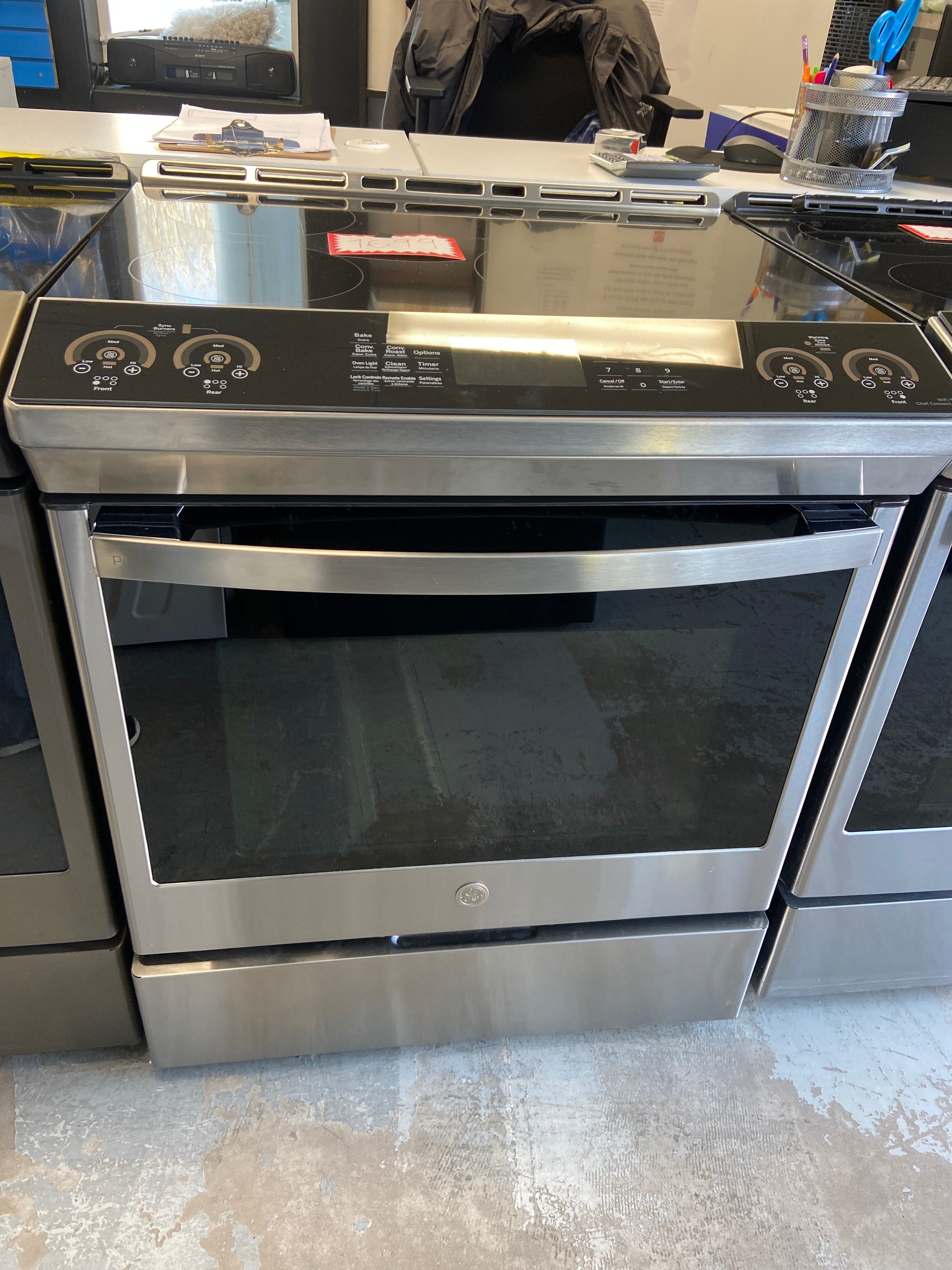 GE 30" Built-In Touch Control Induction Cooktop Stainless Steel - PCHS920YM3FS