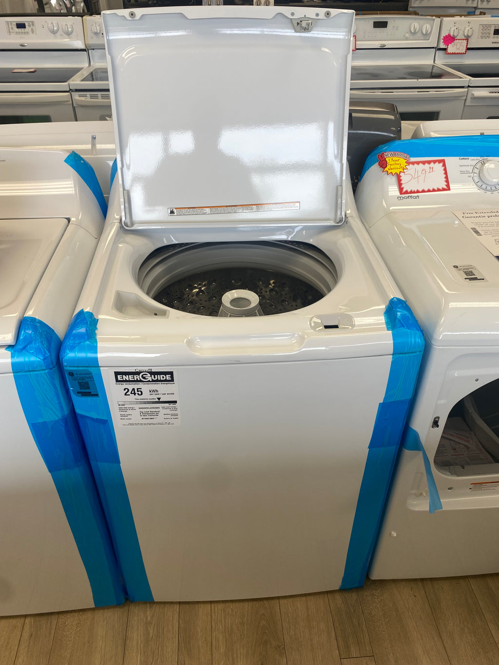 Moffat MTW201BMR0WW Top Load Washer, 27 inch Width, 4.4 cu. ft. Washer Capacity, 800 RPM Washer Spin Speed, 11 Wash Cycles, 4 Temperature Settings, White colour